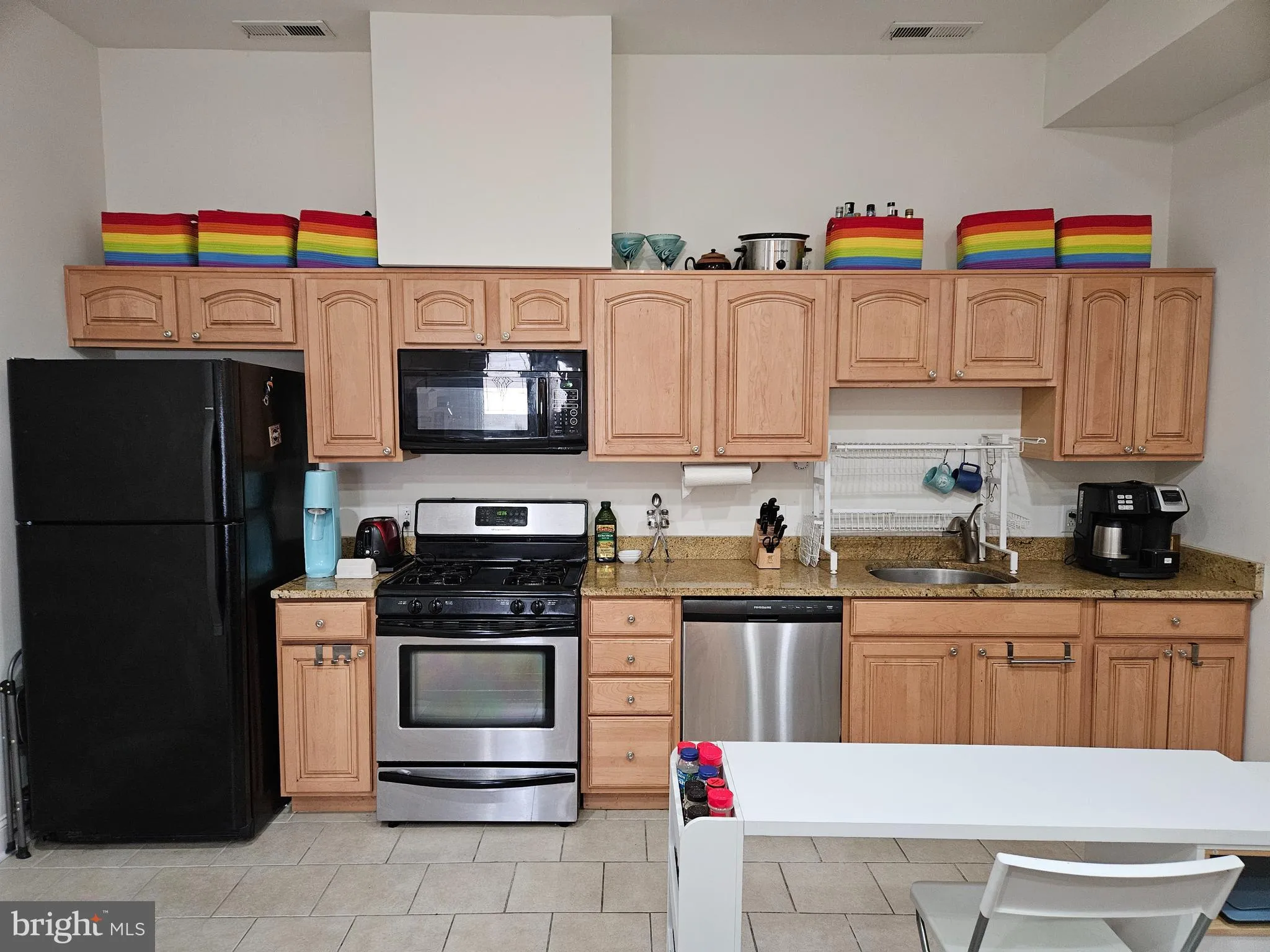 Philadelphia, Pennsylvania 19147, United States, 2 Bedrooms Bedrooms, ,2 BathroomsBathrooms,Residential,Pending,24372