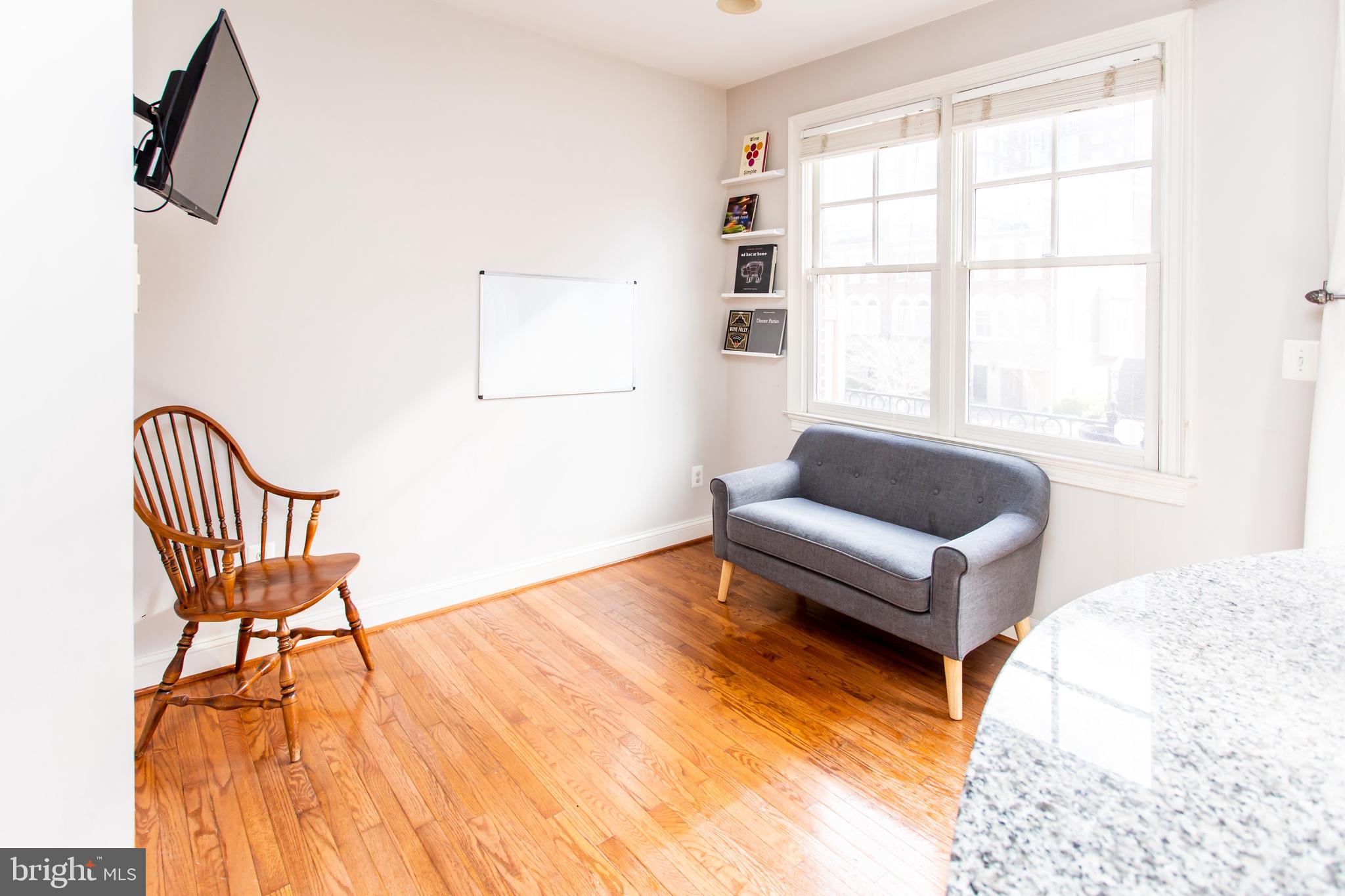 CARLYLE - Residential Lease