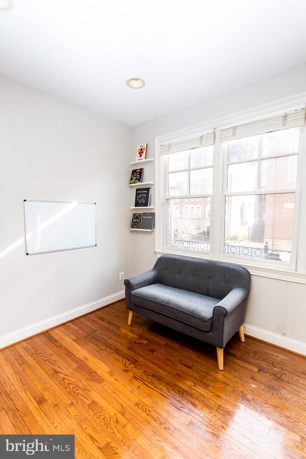 CARLYLE - Residential Lease