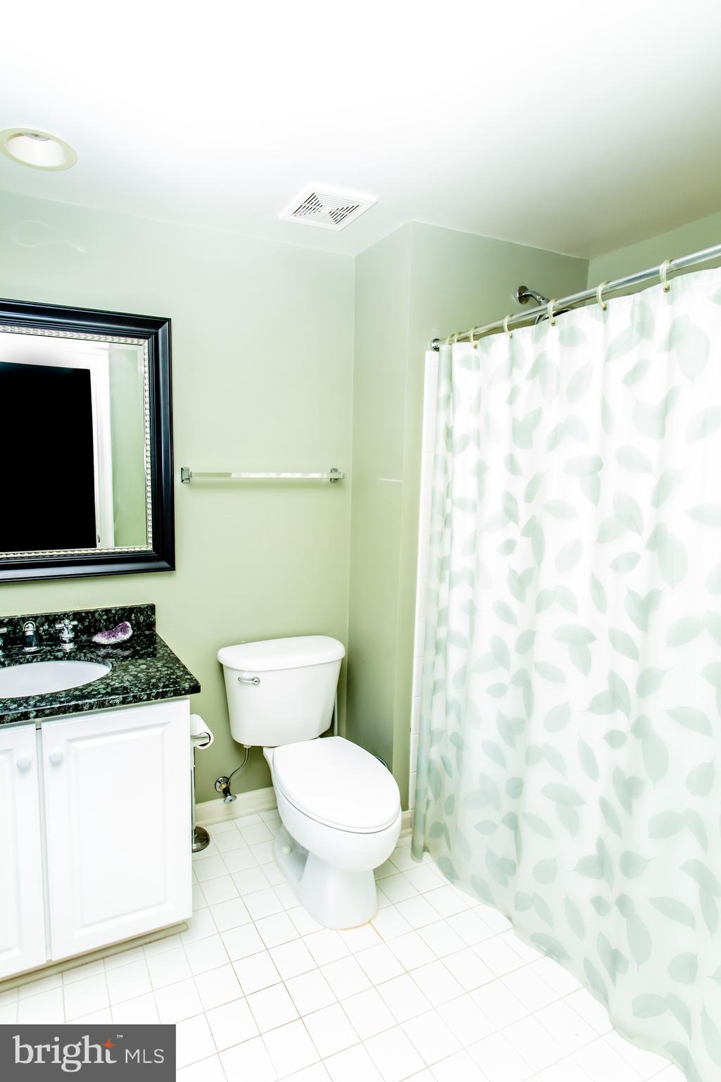 CARLYLE - Residential Lease