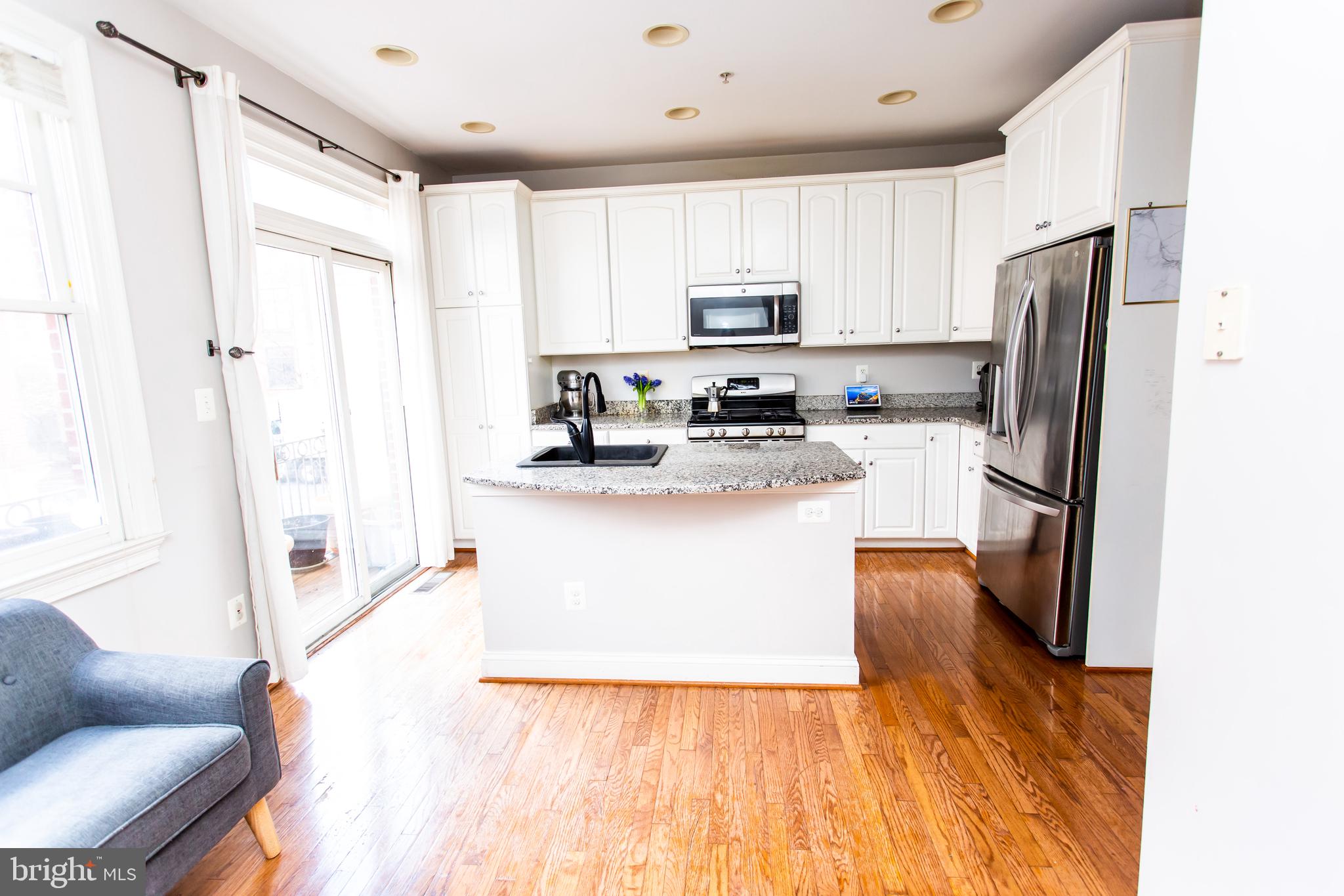 CARLYLE - Residential Lease