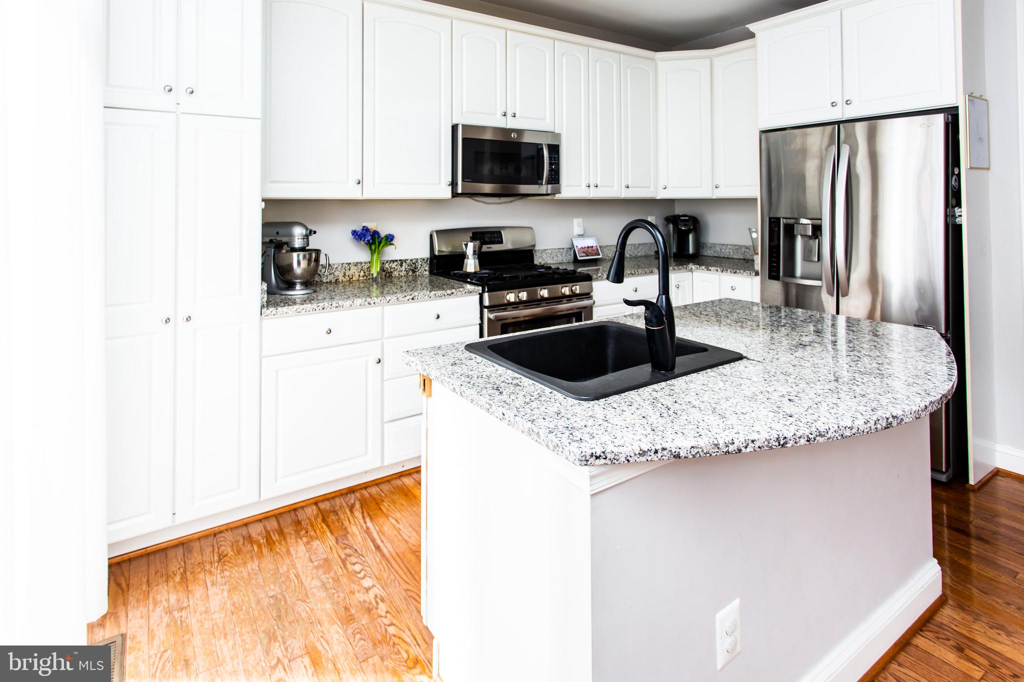 CARLYLE - Residential Lease