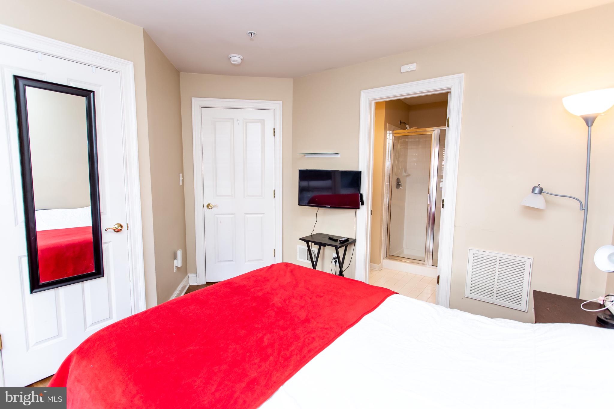 CARLYLE - Residential Lease