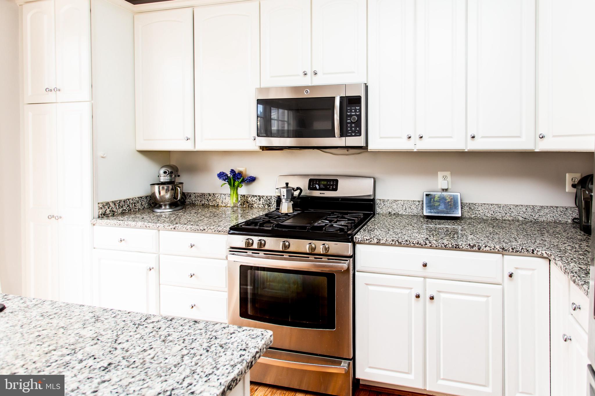 CARLYLE - Residential Lease