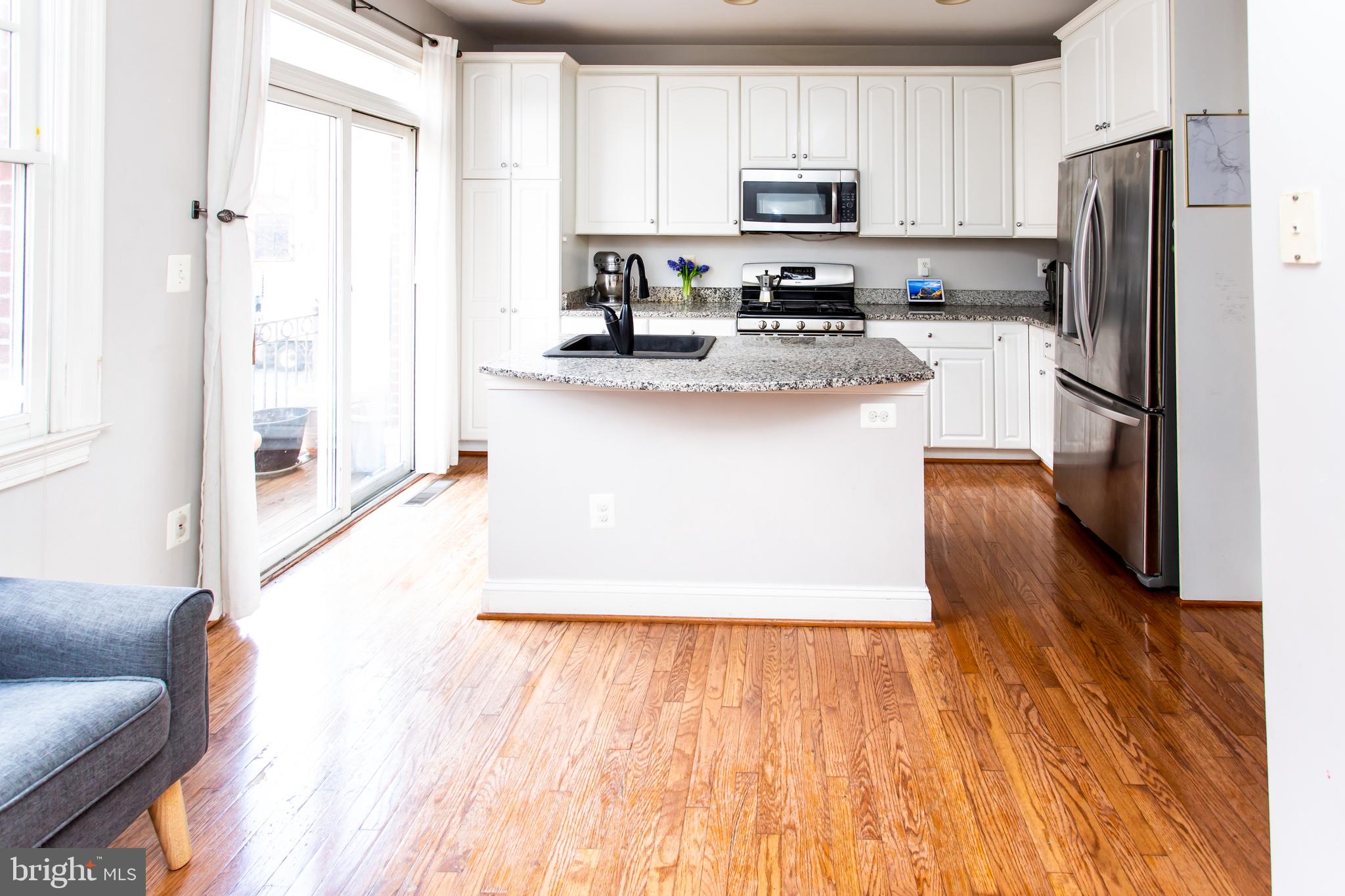 CARLYLE - Residential Lease