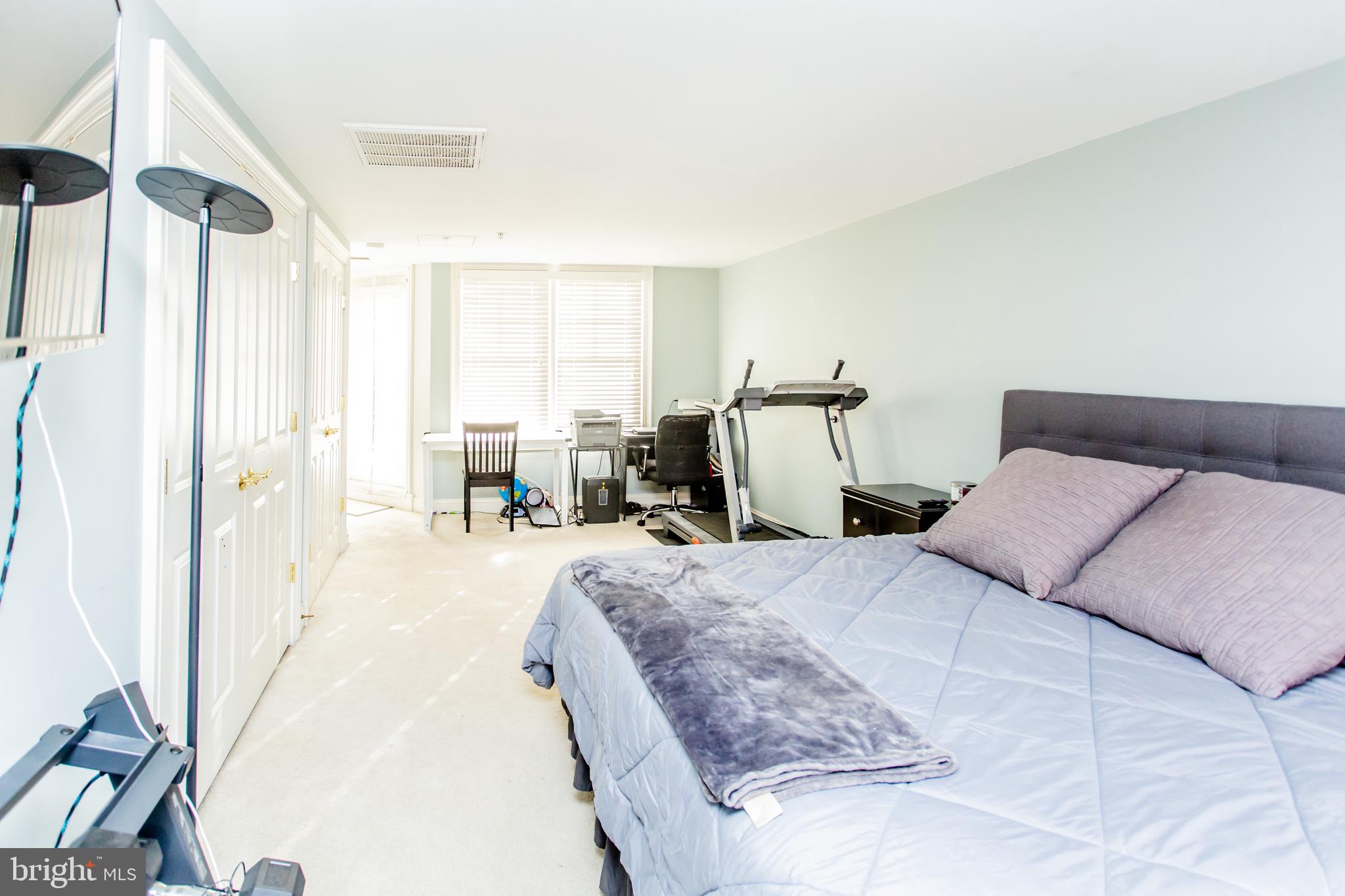 CARLYLE - Residential Lease