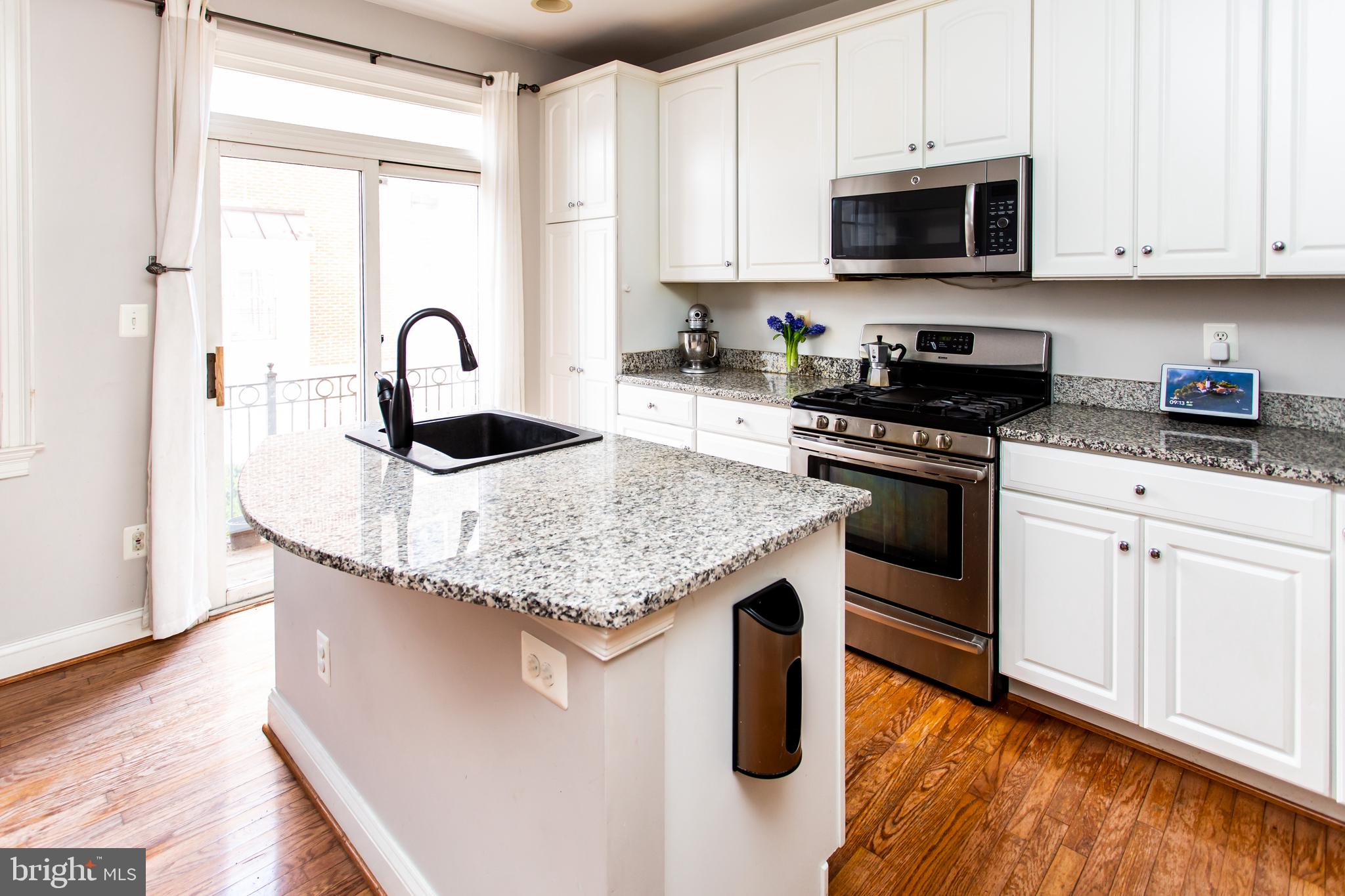 CARLYLE - Residential Lease