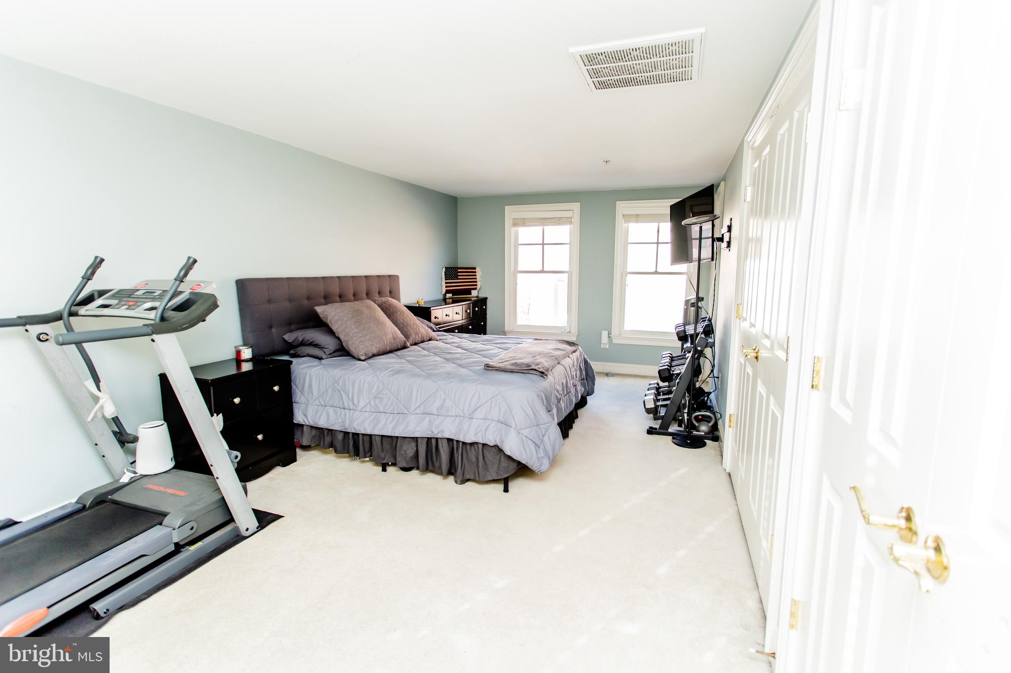 CARLYLE - Residential Lease