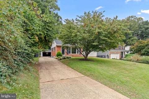 Photo of 10914 Byrd Drive, FAIRFAX, VA 22030 (MLS # VAFC2009042)