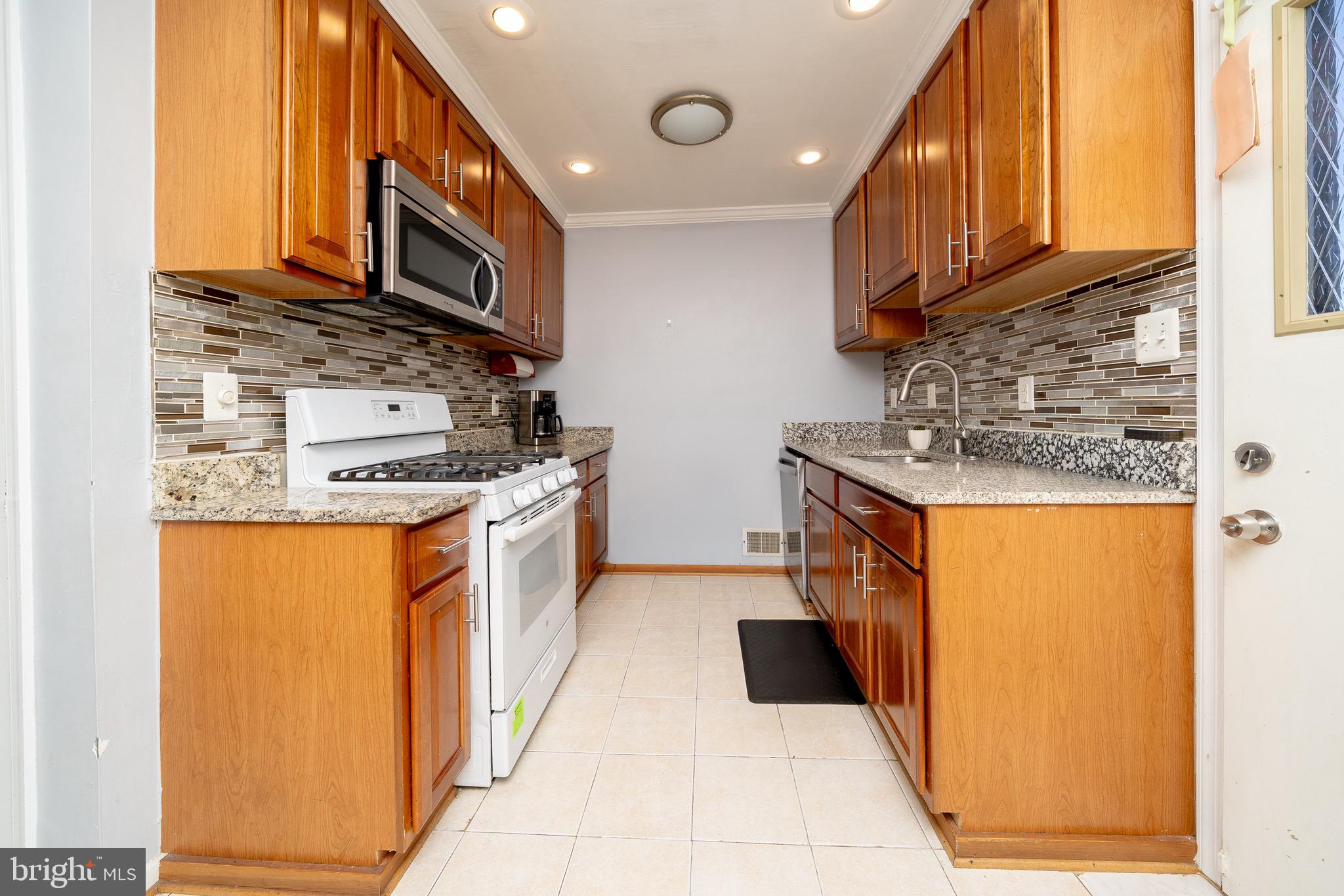 WHITE HOUSE HEIGHTS - Residential