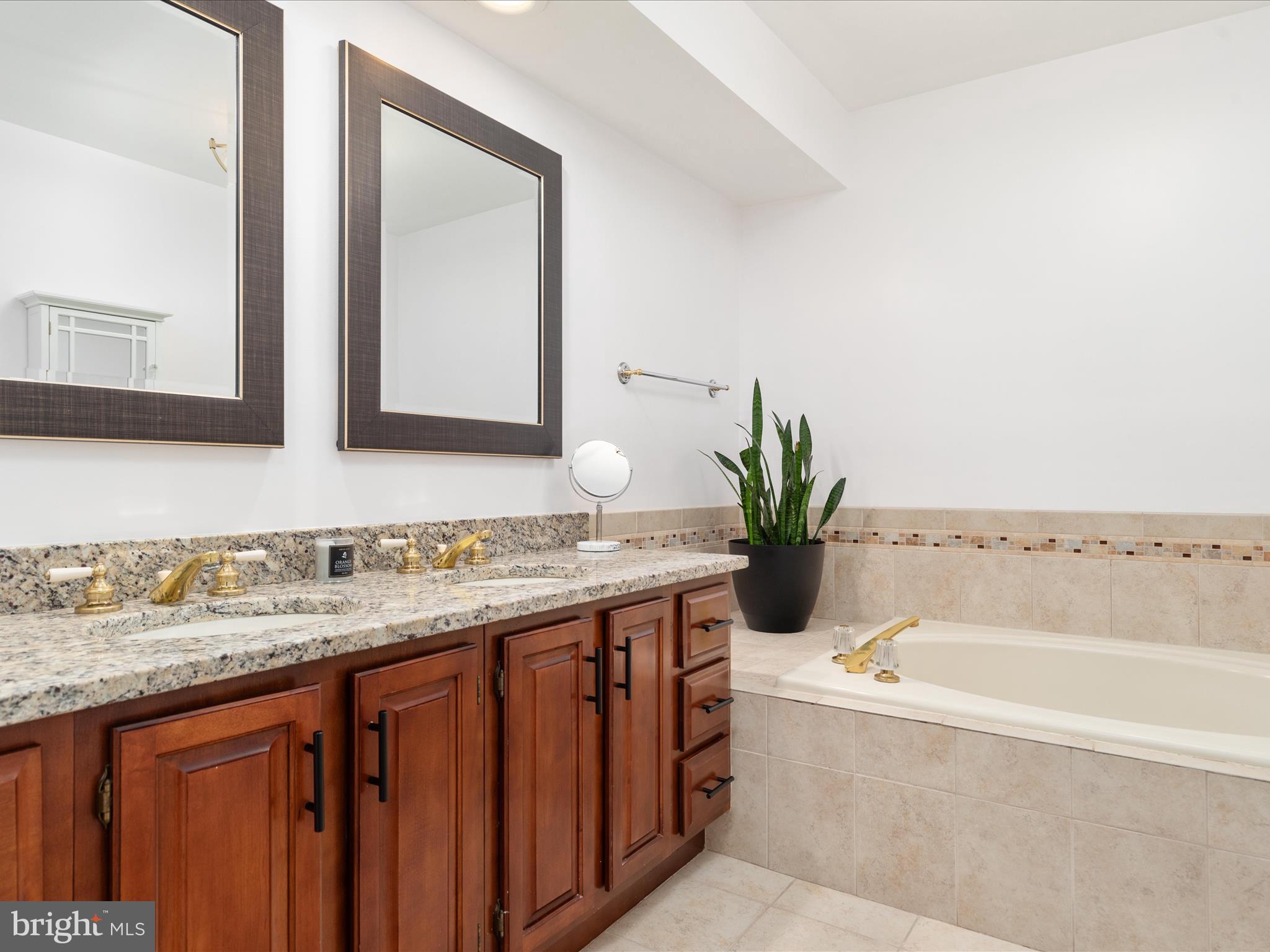 PENDERBROOK - Residential