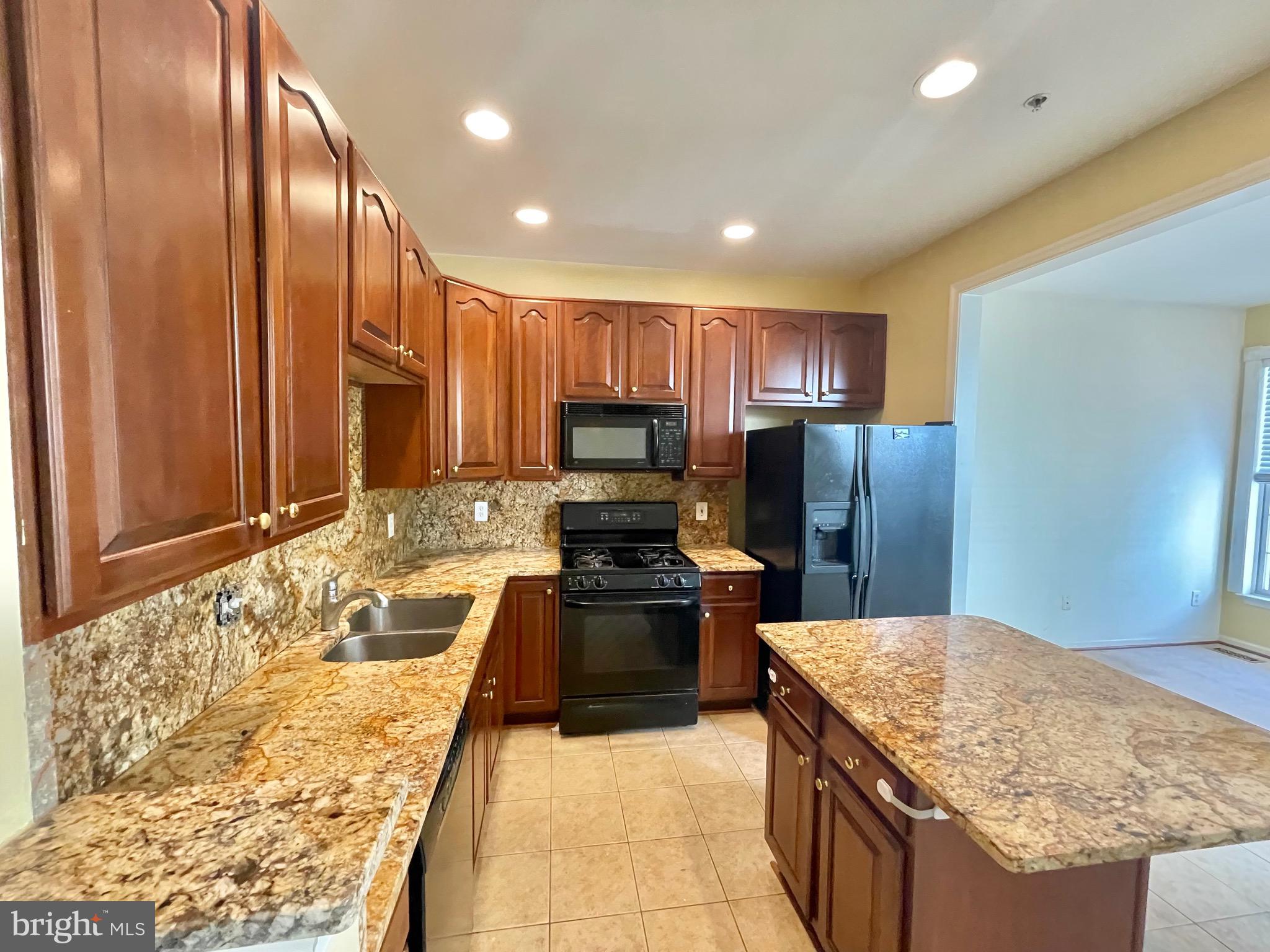 CAMERON STATION - Residential Lease