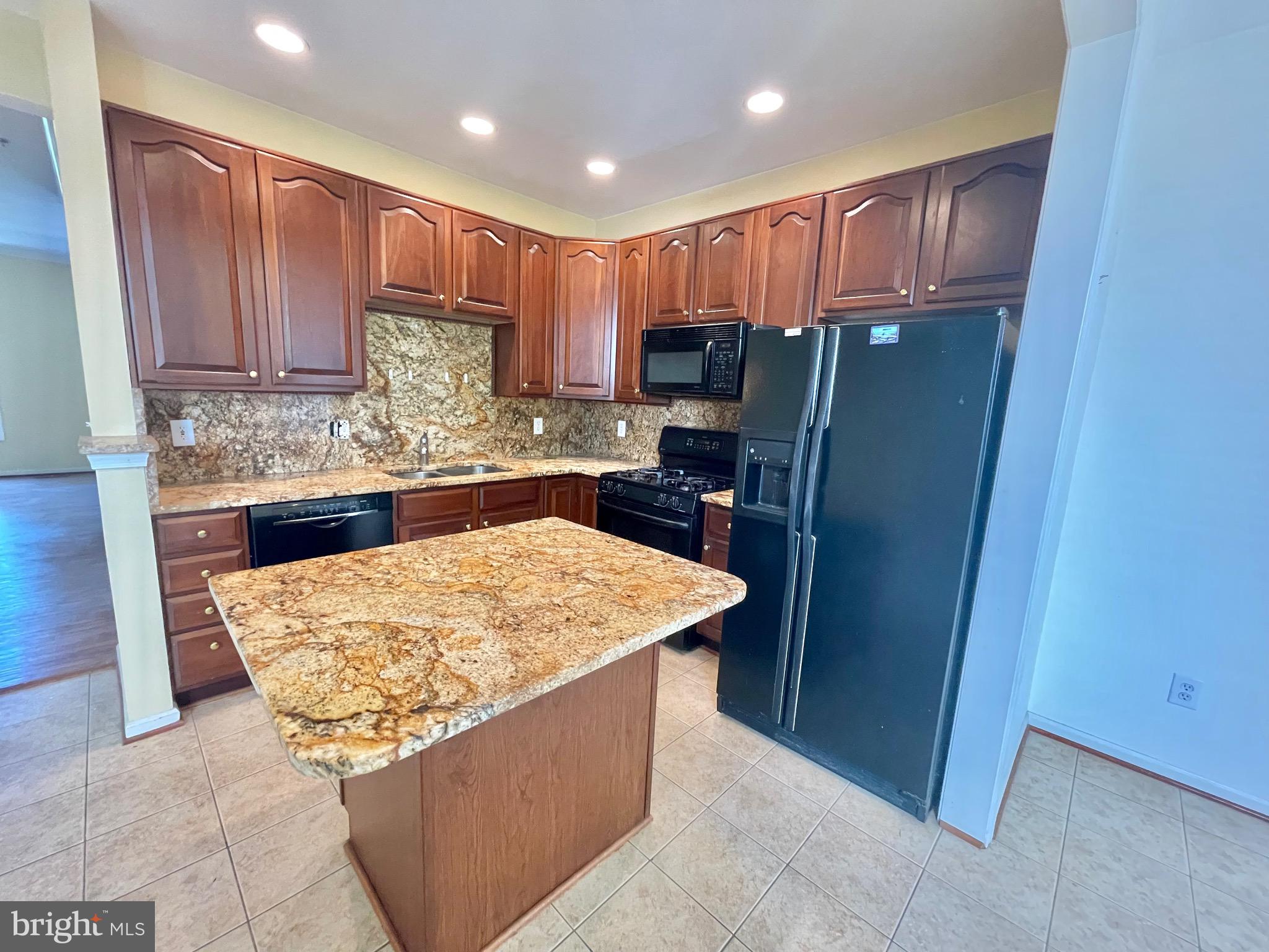 CAMERON STATION - Residential Lease