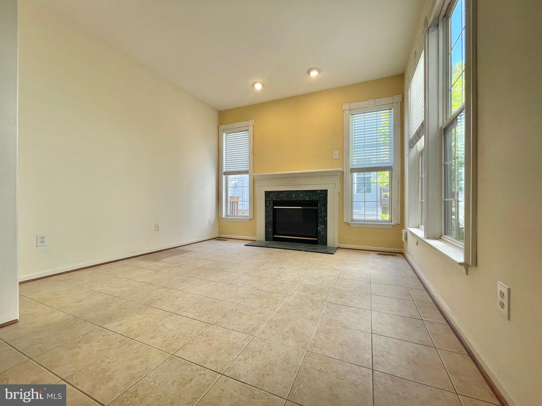 CAMERON STATION - Residential Lease