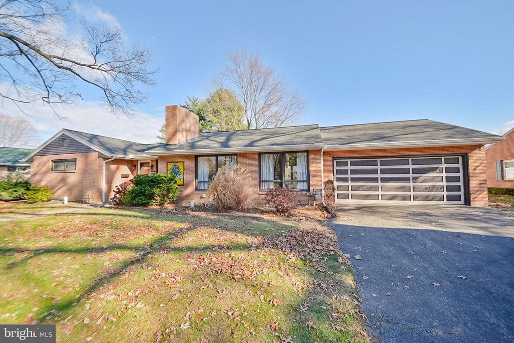 Photo of 473 N Spruce Street, ELIZABETHTOWN, PA 17022 (MLS # PALA2060234)