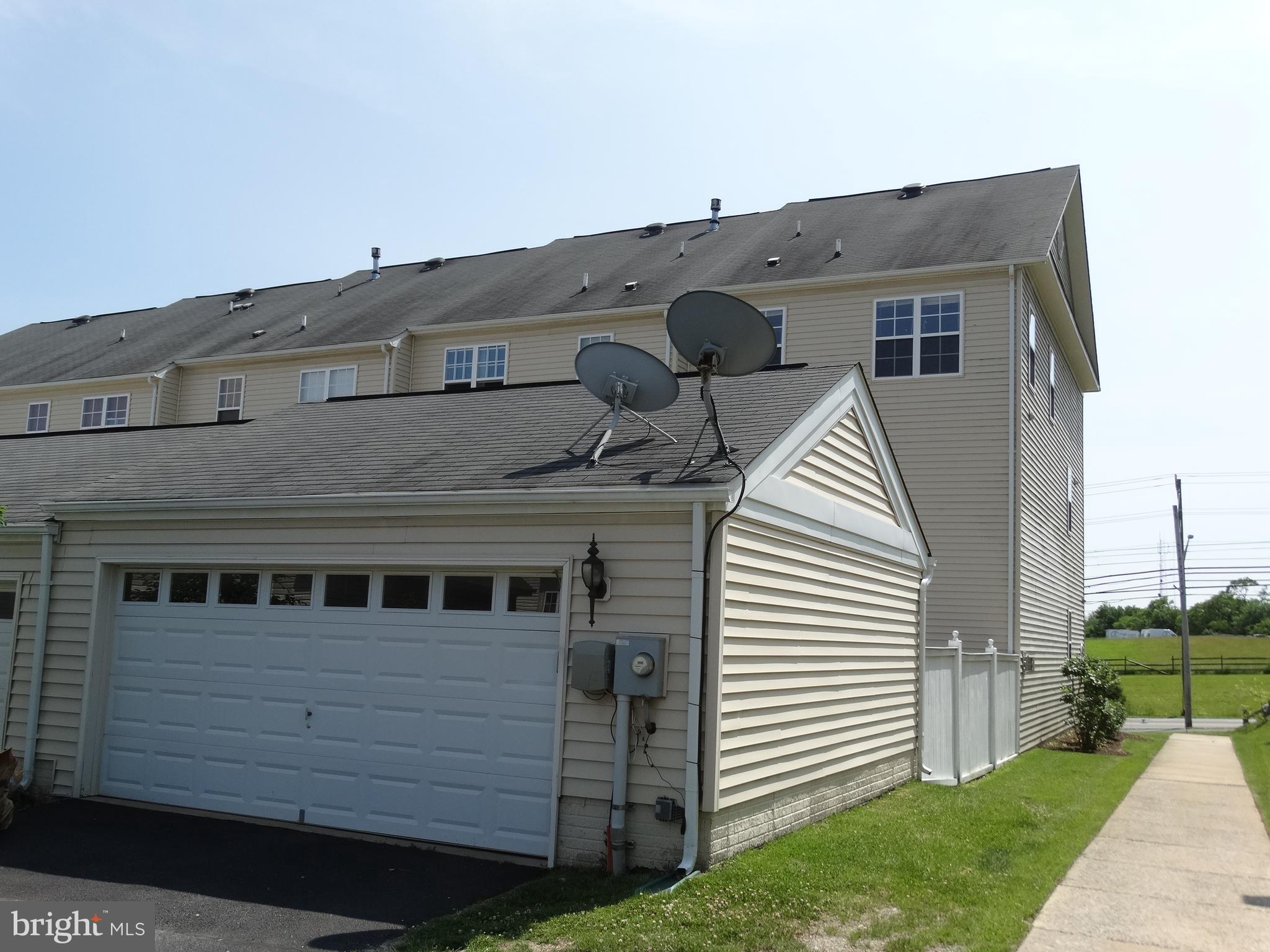 WOODCREST - Residential Lease