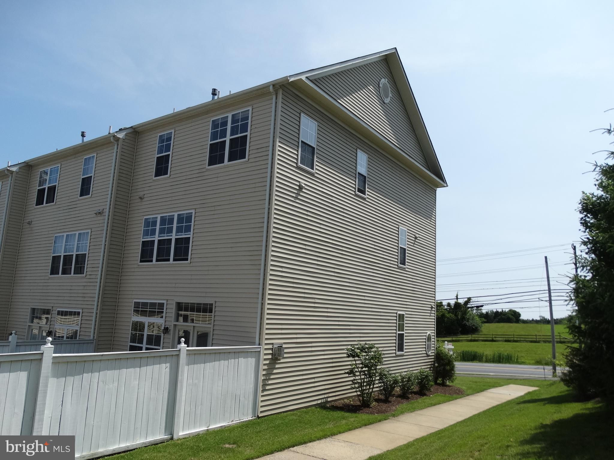 WOODCREST - Residential Lease