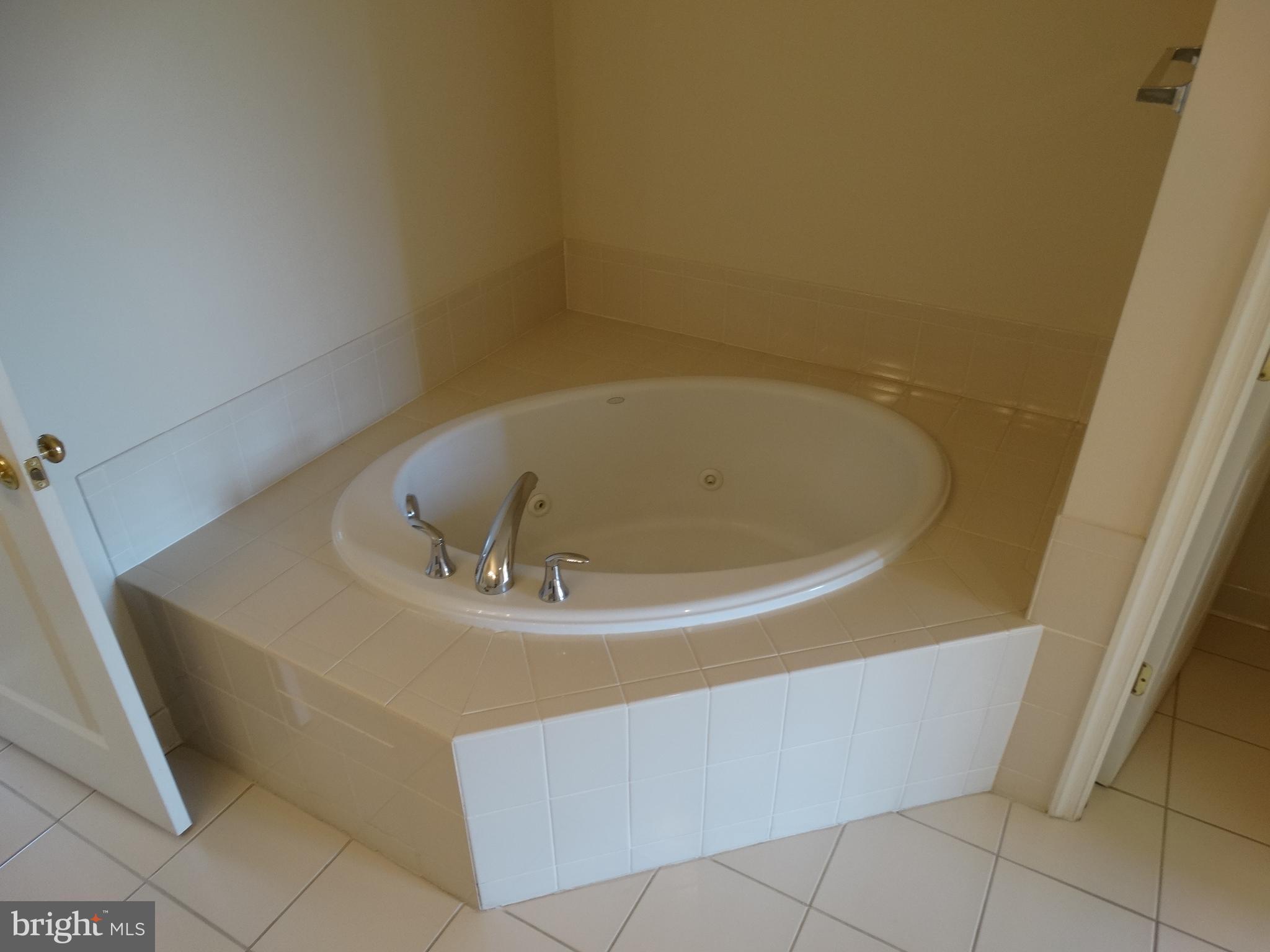 WOODCREST - Residential Lease