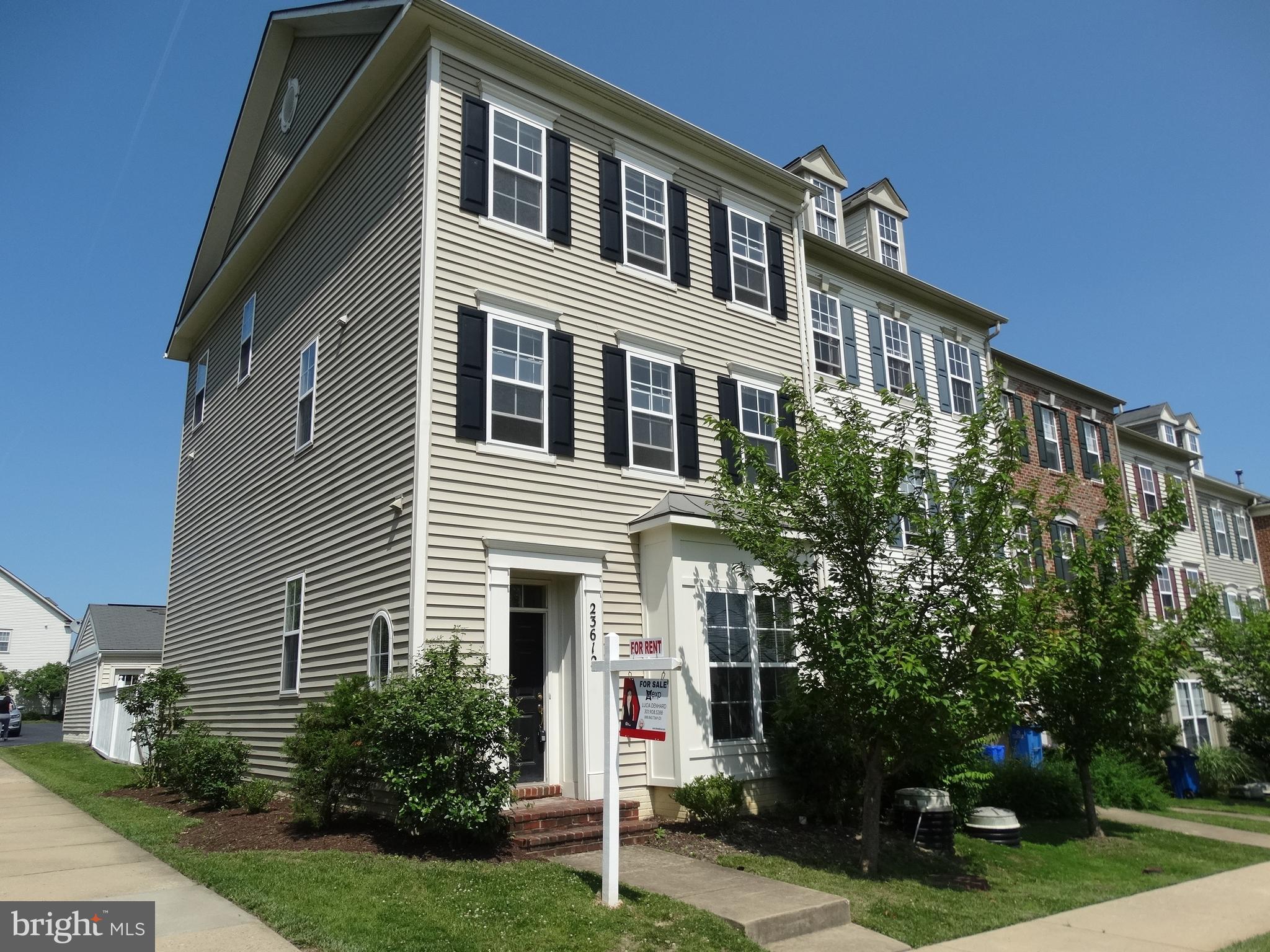 WOODCREST - Residential Lease