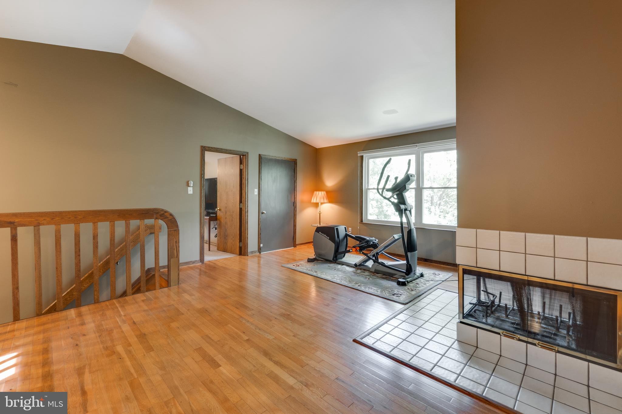 BAY WOODS - Residential