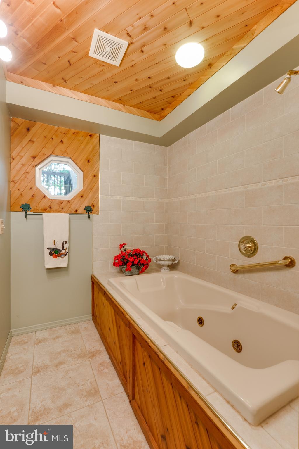 BAY WOODS - Residential