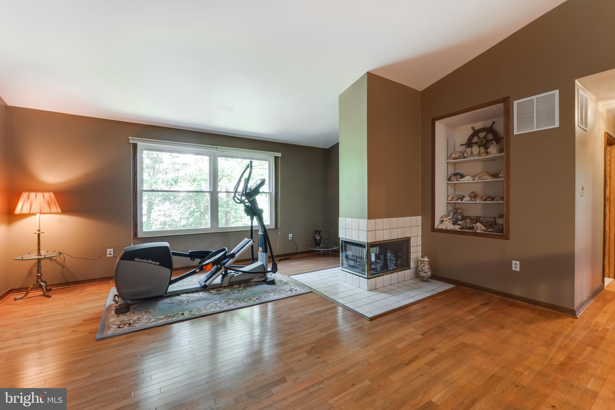 BAY WOODS - Residential