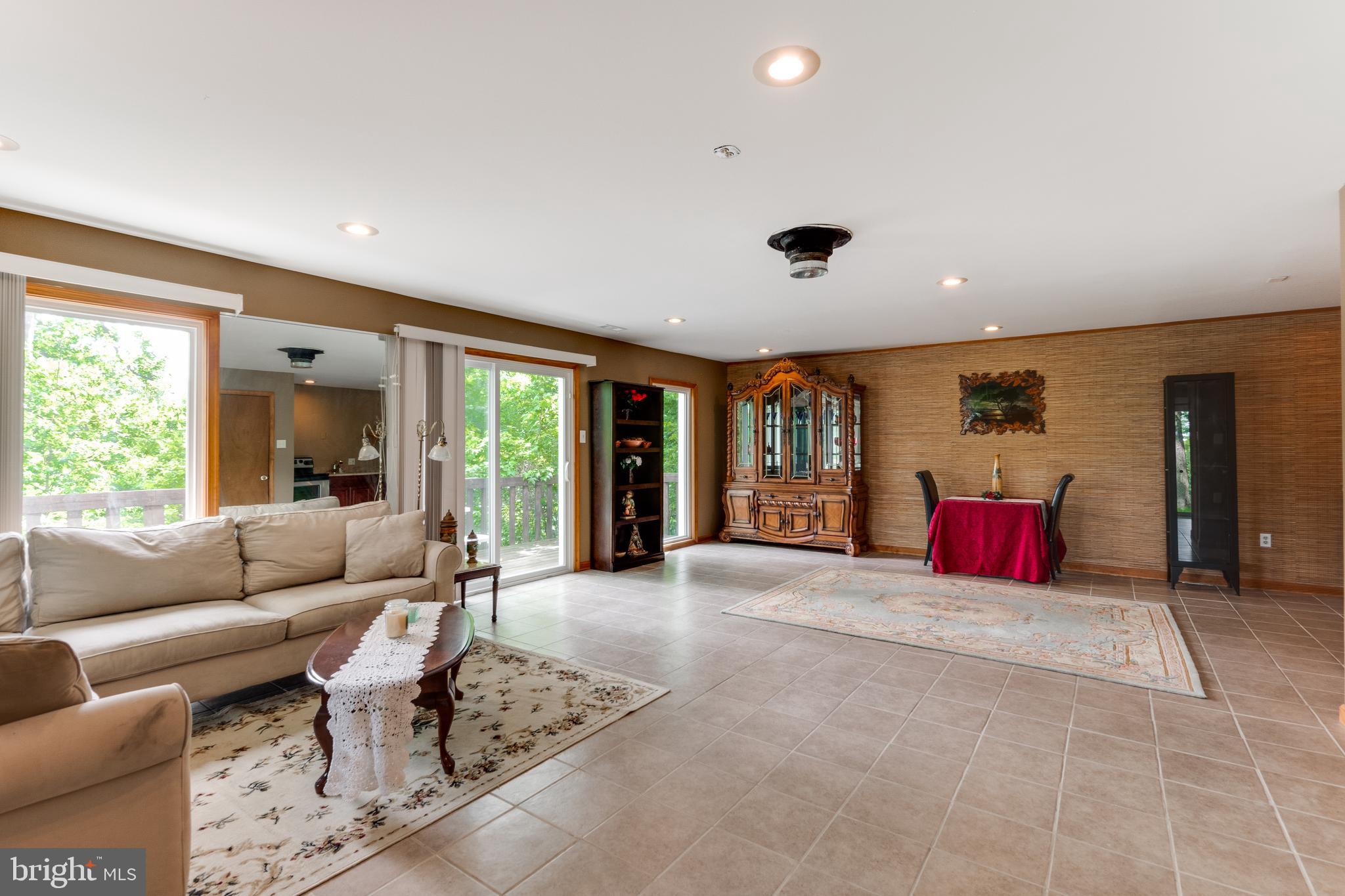 BAY WOODS - Residential