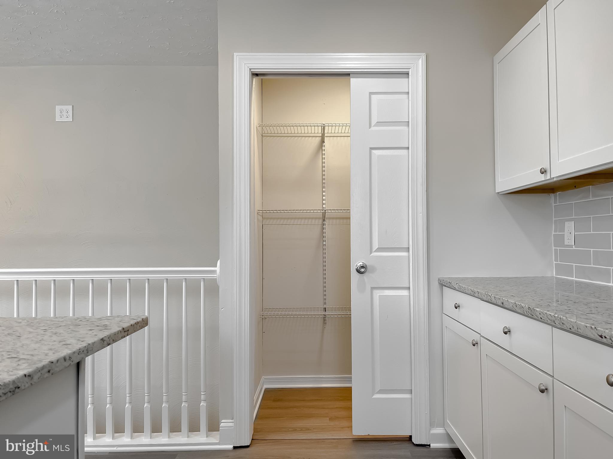 JENNI'S DAWN - Residential