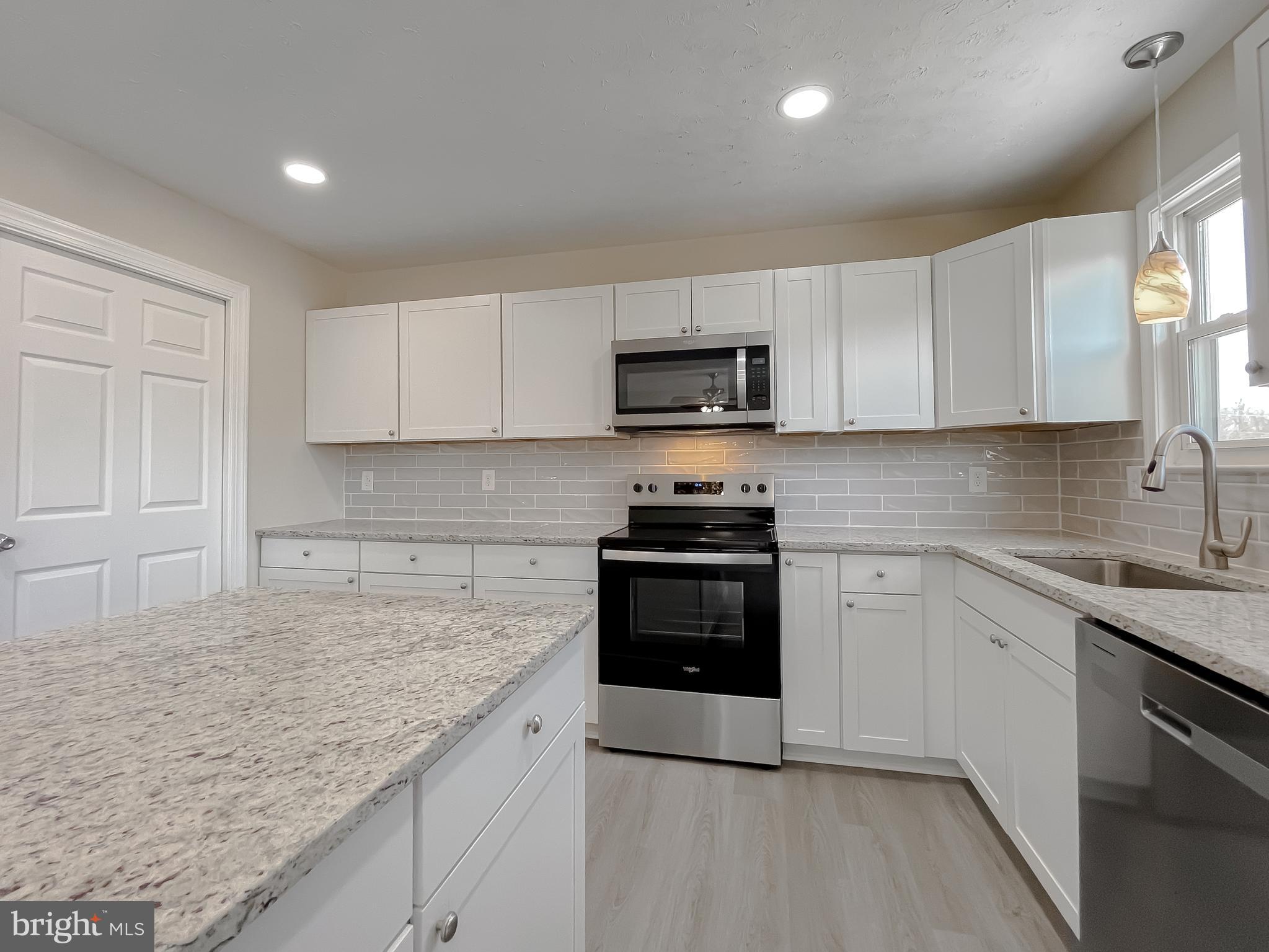 JENNI'S DAWN - Residential