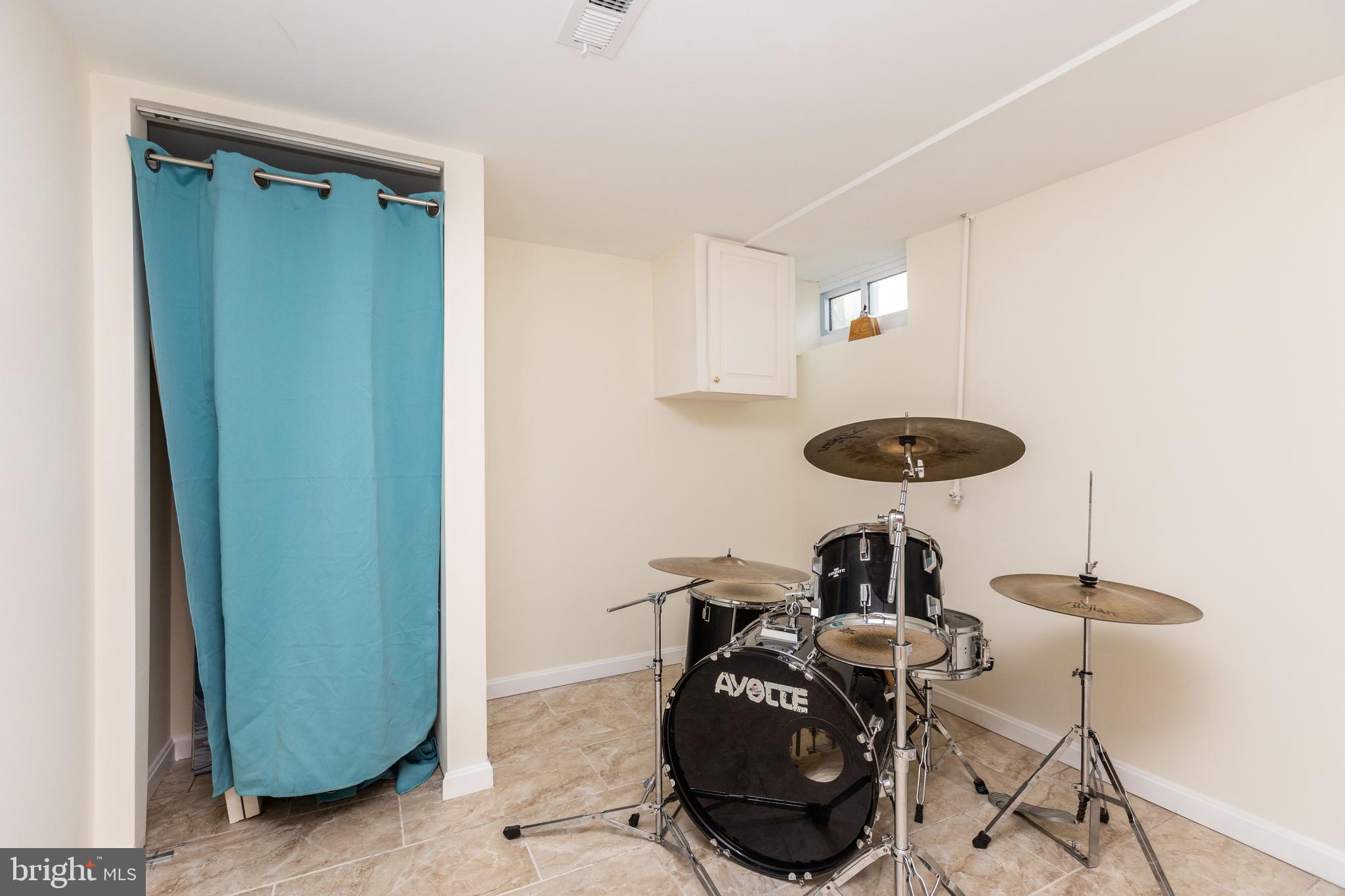 PERRING LOCH - Residential