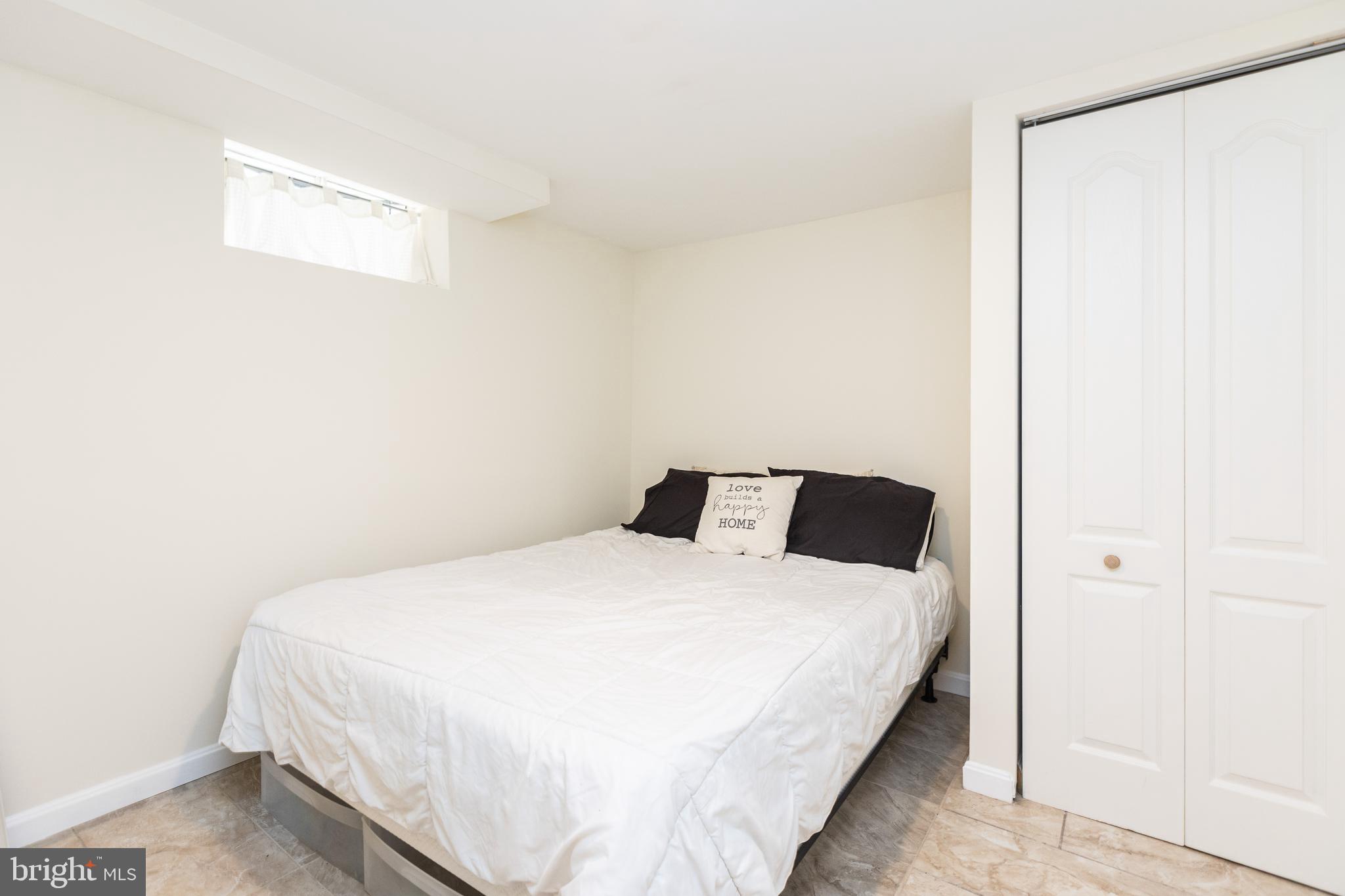 PERRING LOCH - Residential