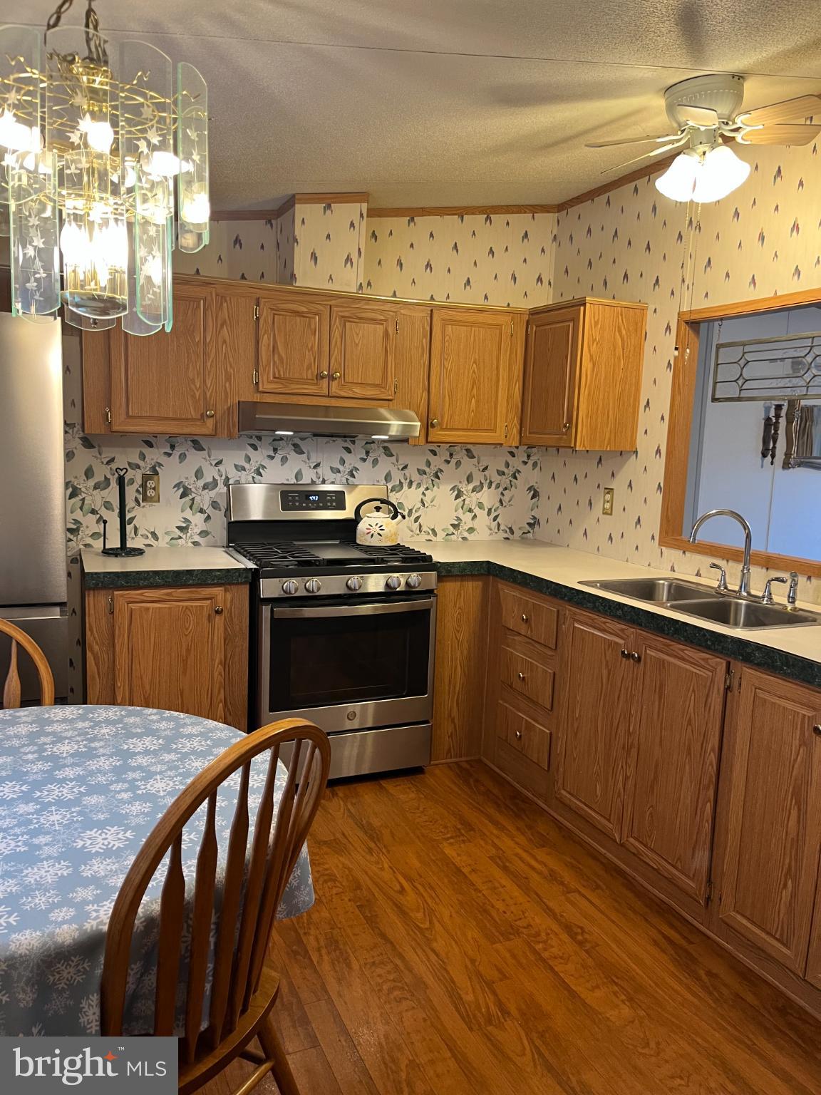 CINDY'S MOBILE HOME PARK - Residential