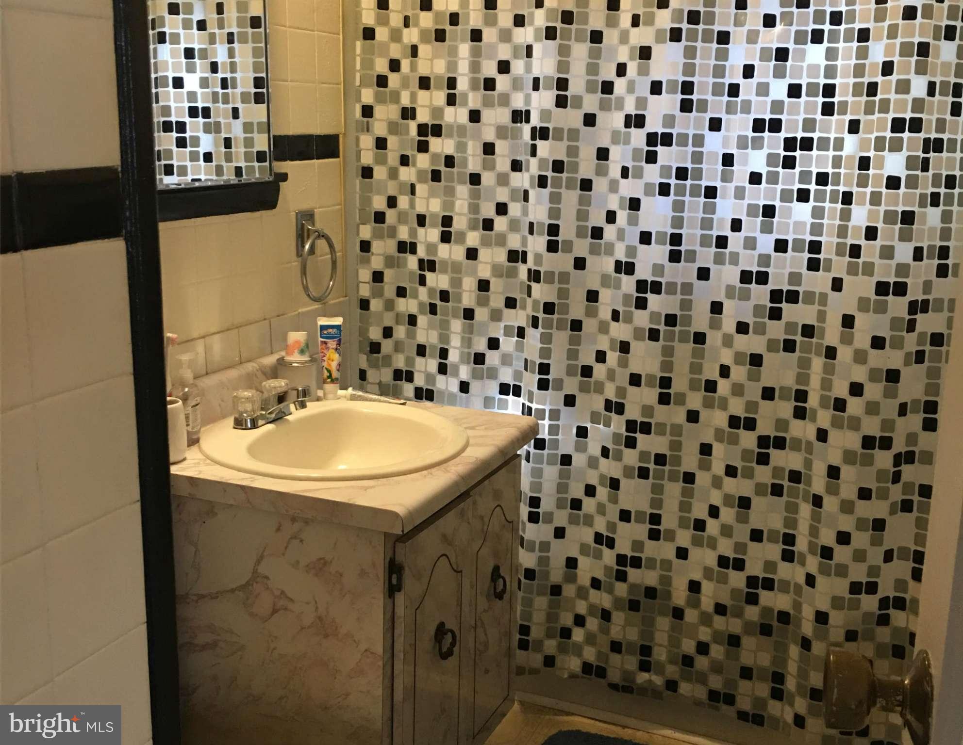 POWHATAN BEACH - Residential