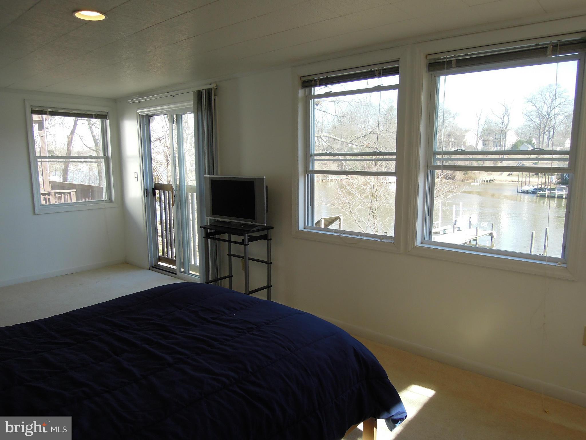 POWHATAN BEACH - Residential