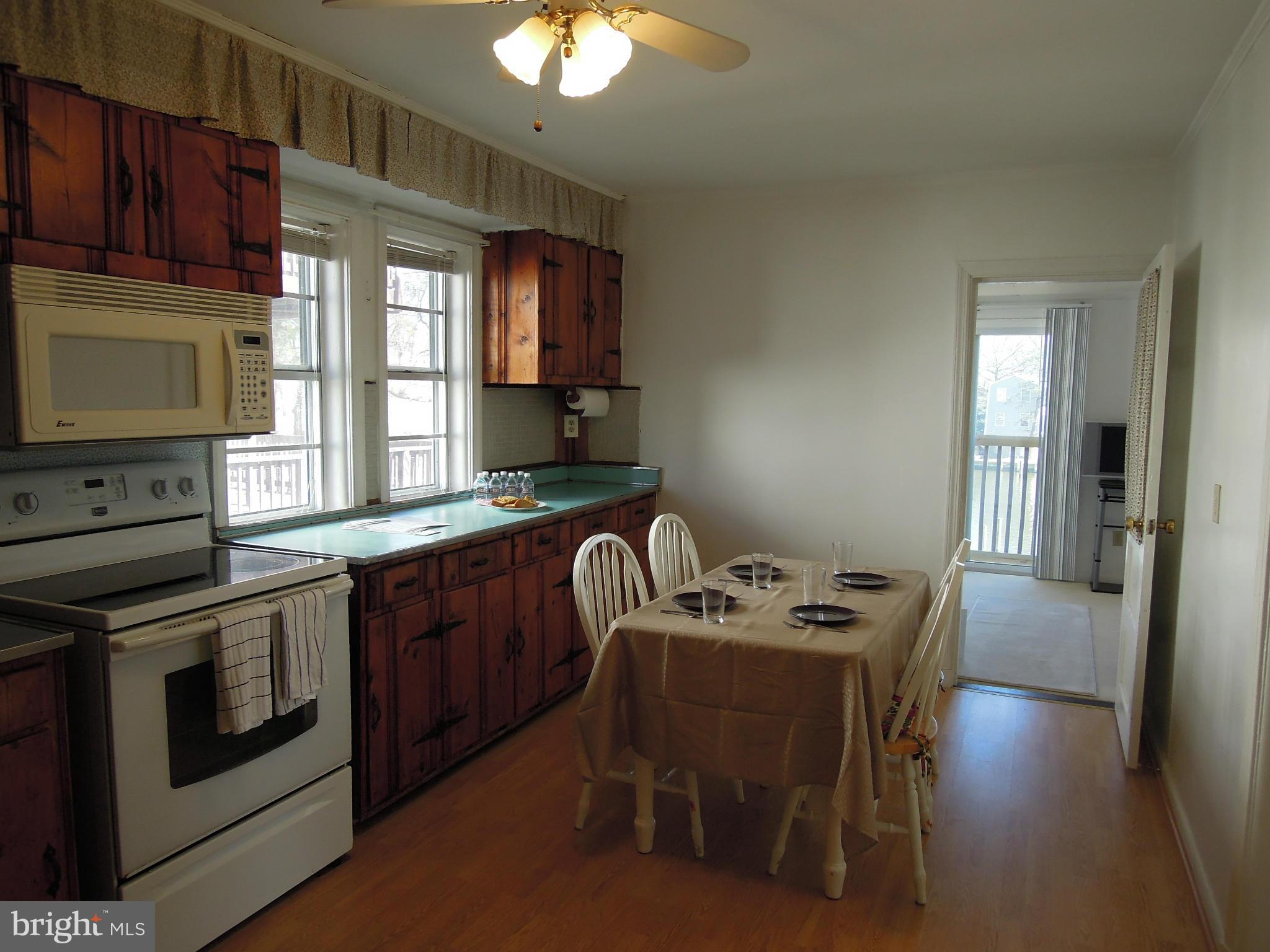 POWHATAN BEACH - Residential