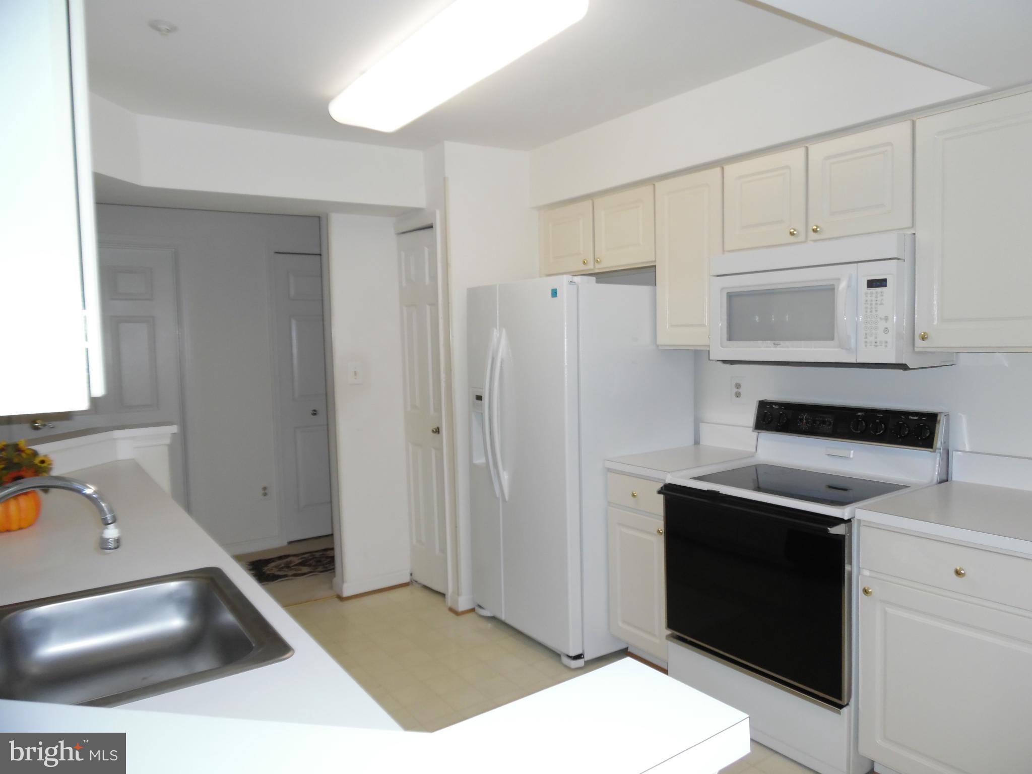 LAURELS CONDO - Residential