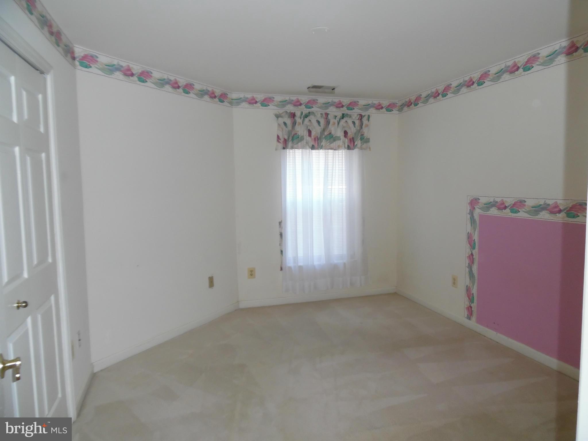 LAURELS CONDO - Residential
