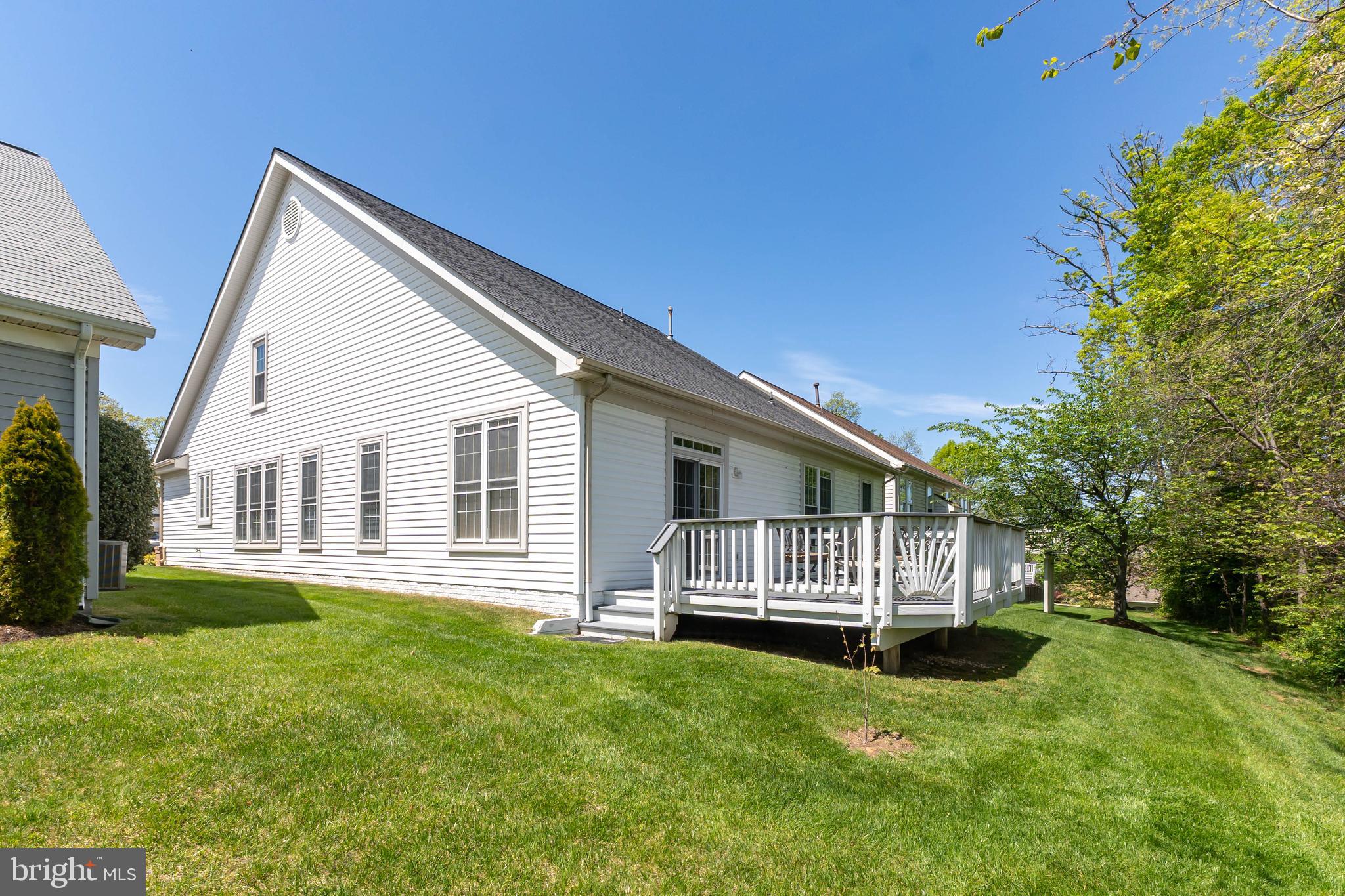 6833 SADDLE RUN WAY
