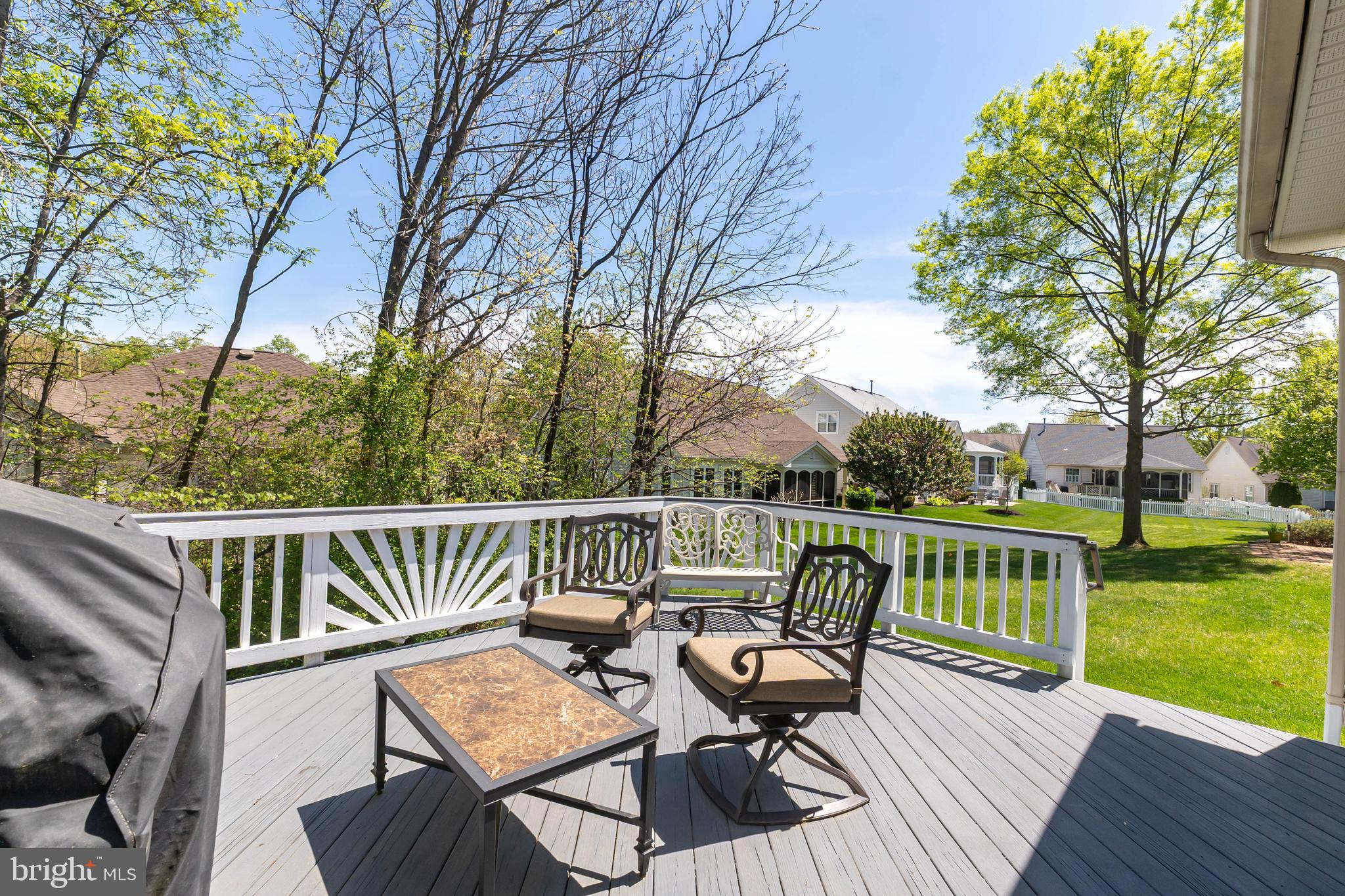 6833 SADDLE RUN WAY