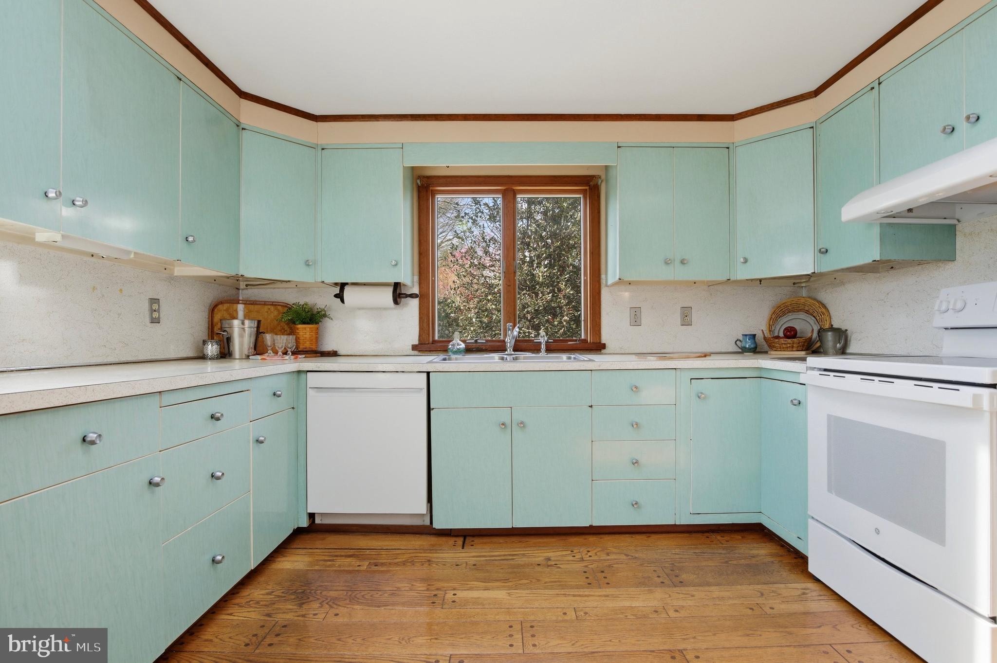 SHOEMAKER VIL - Residential