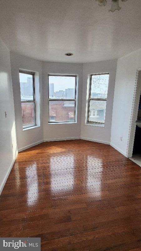 Charming 1-Bedroom, 1-Bath Apartment for Rent in Walnut Hill
This newly renovated 1-bedroom, 1-bath apartment on the 3rd floor of a well-maintained building in the desirable Walnut Hill neighborhood is ready for you to call home! Featuring beautiful hardwood flooring throughout, a spacious living room, and a bedroom with charming bow windows, this apartment offers both comfort and style. Please note, there is no elevator in the building.
Key Features:
1 Bedroom, 1 Full Bath
1 Living Room
Newly Renovated with Modern Finishes
Hardwood Flooring Throughout
Bright Bedroom with Bow Windows
All Utilities Included
Located on the 3rd Floor (No Elevator)
Conveniently located near transportation and universities.
Don't miss out on this wonderful opportunity! Schedule a tour today to see your future home.