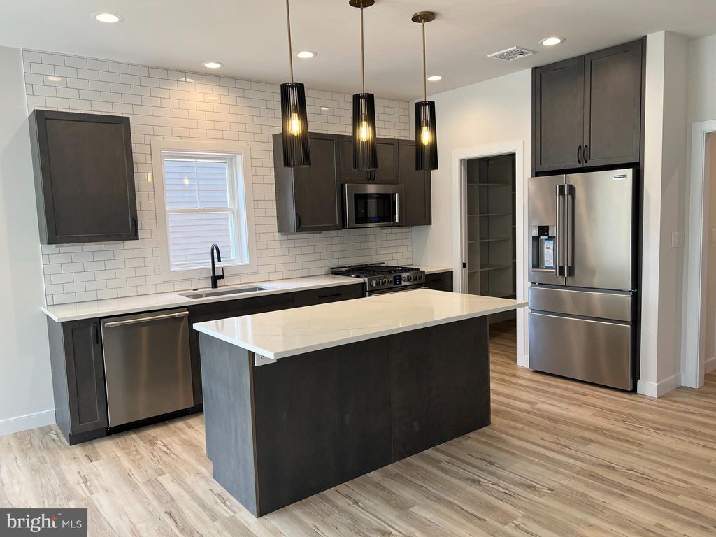 Photo of 1404 BARRINGTON DR #289, MOUNT JOY, PA 17552 (MLS # PALA2026618)