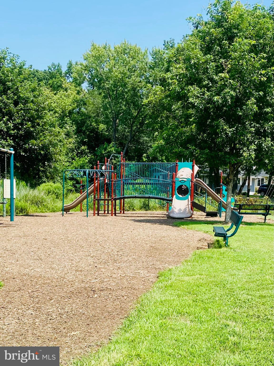 WOODLAND BEACH - Residential