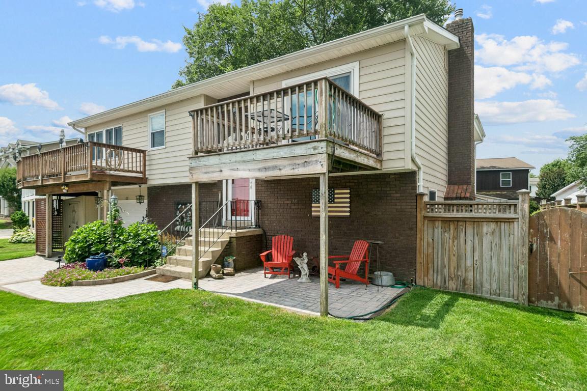 831 SHORE DRIVE