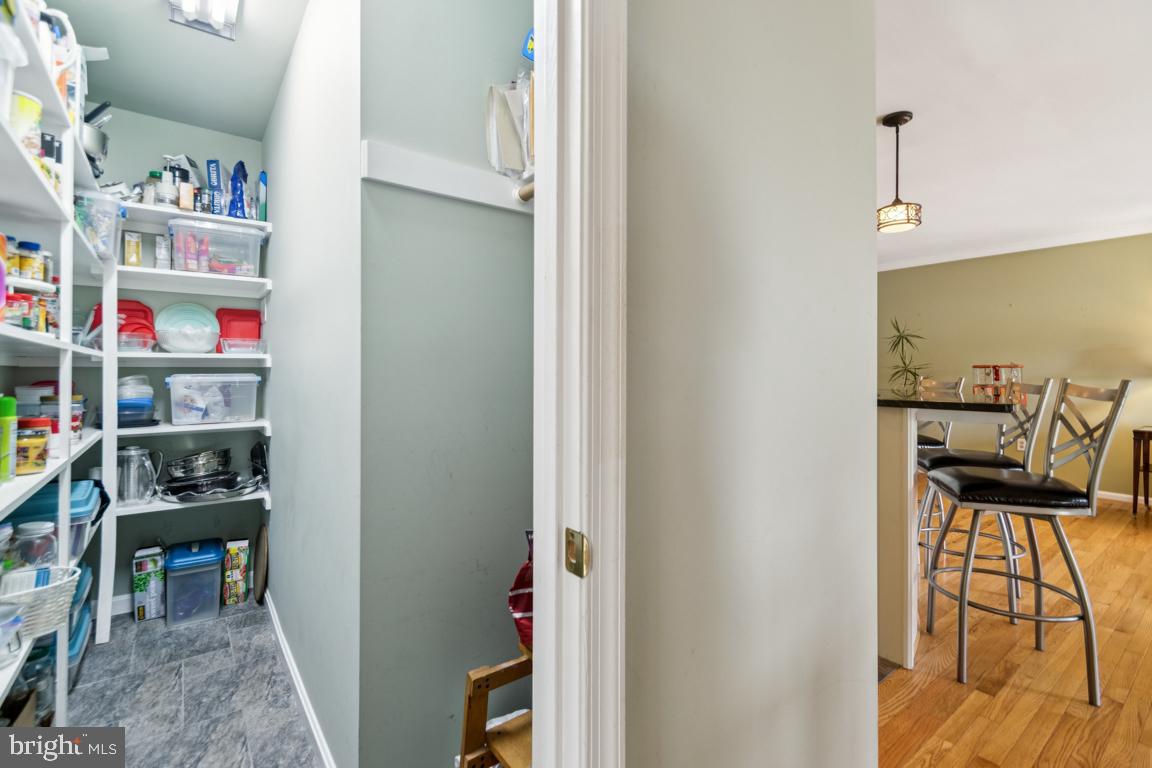 WOODLAND BEACH - Residential