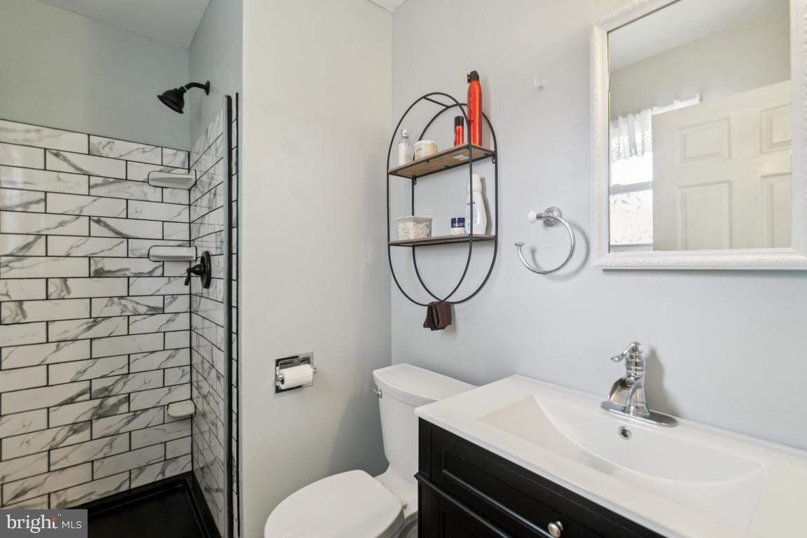 WOODLAND BEACH - Residential