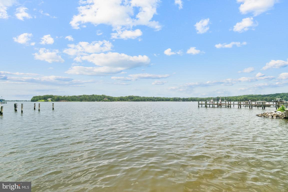 WOODLAND BEACH - Residential