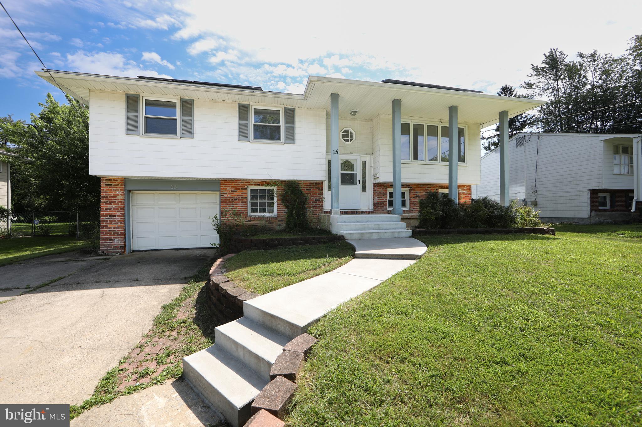 15 KNOLLWOOD DRIVE
