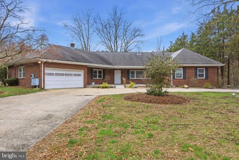 Photo of 4 Chester Avenue, MEDFORD, NJ 08055 (MLS # NJBL2109420)