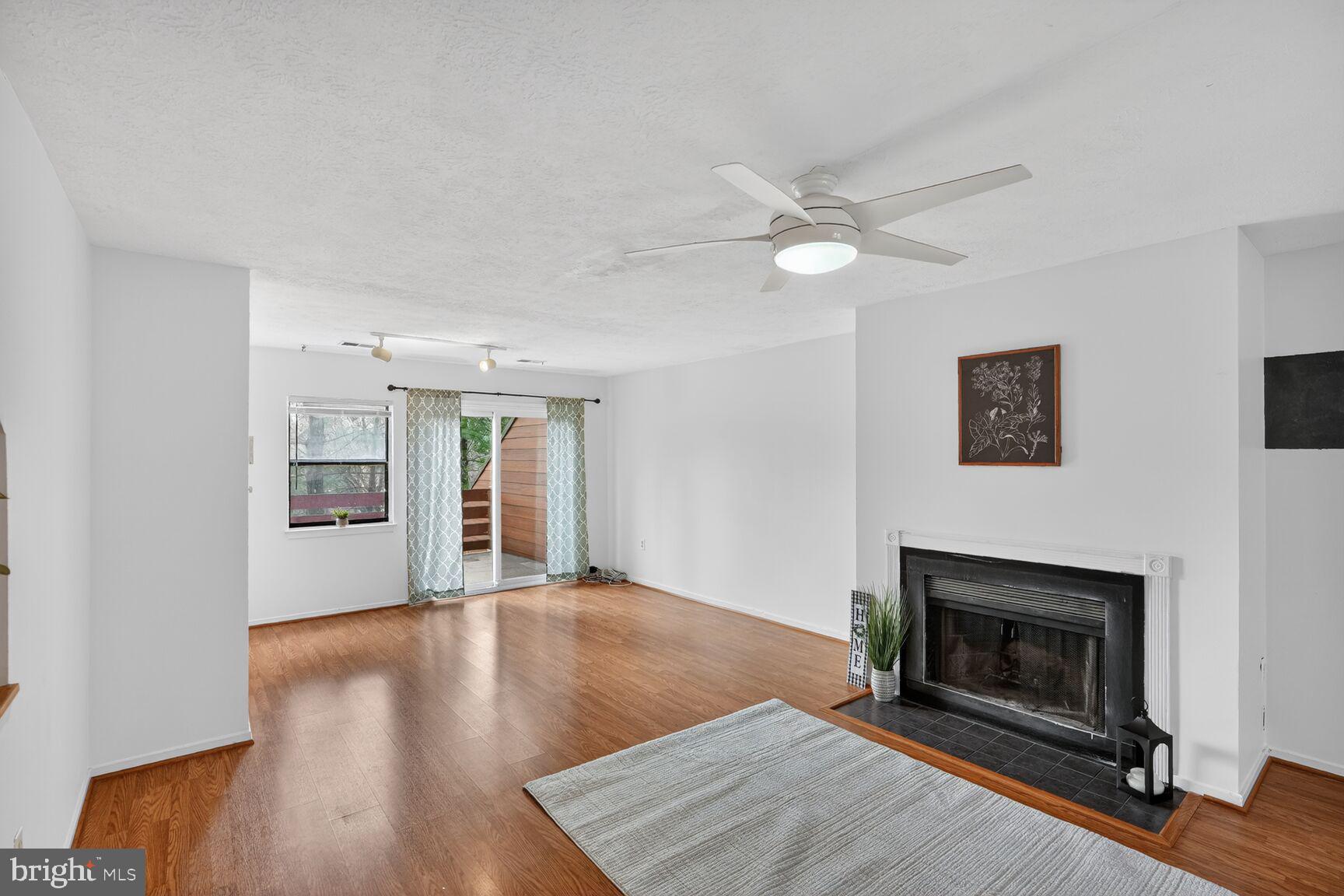 7505 WEATHER WORN WAY E